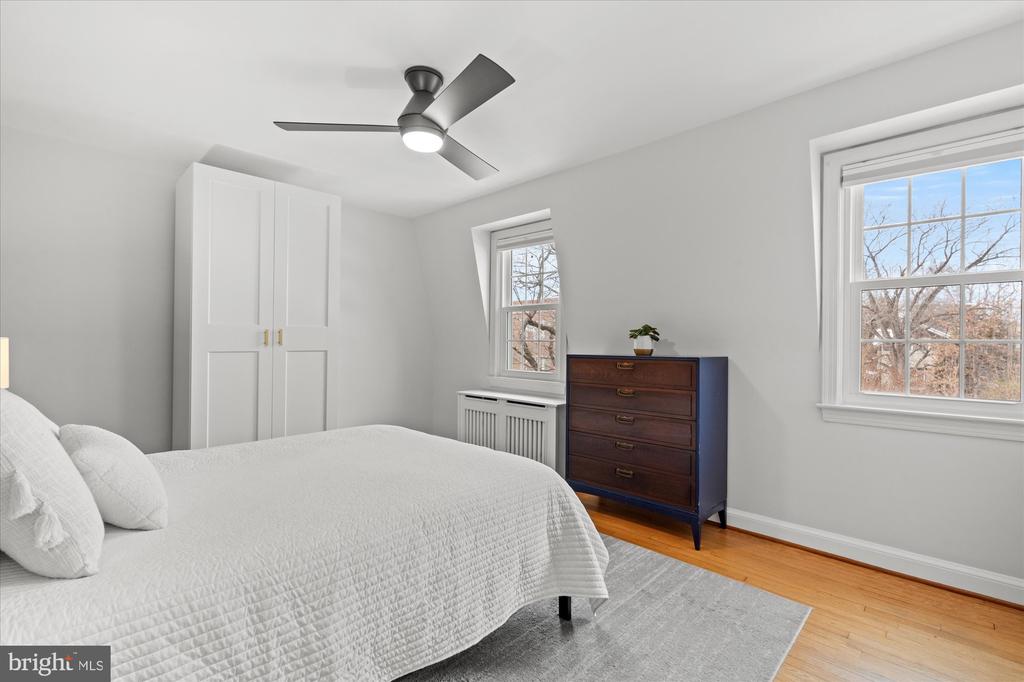 7 E MAPLE STREET