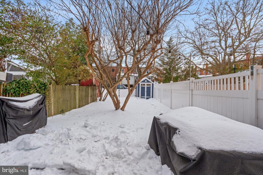 7 E MAPLE STREET