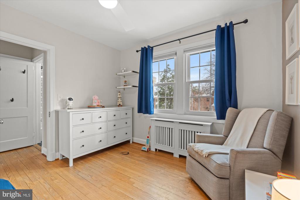 7 E MAPLE STREET