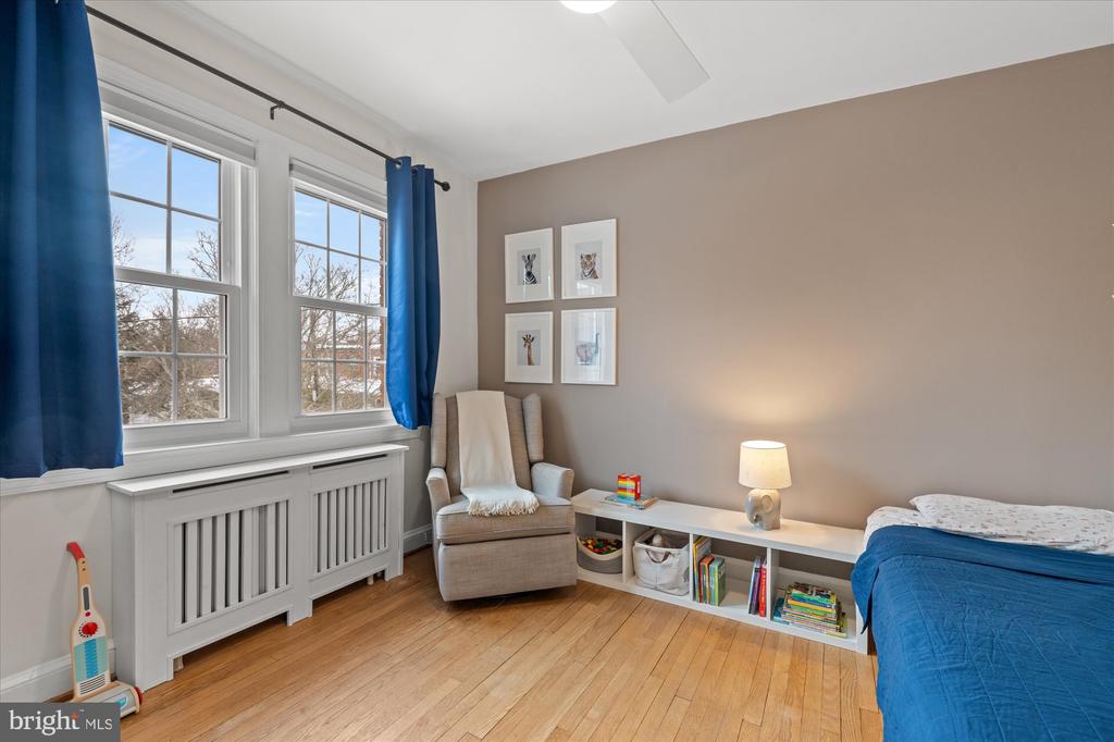 7 E MAPLE STREET
