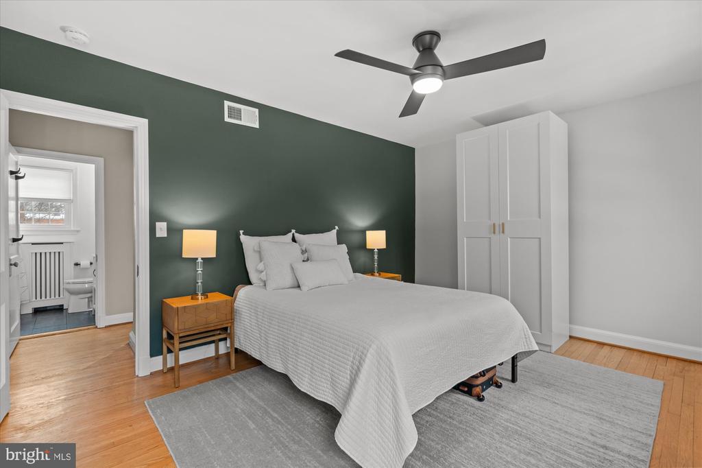 7 E MAPLE STREET