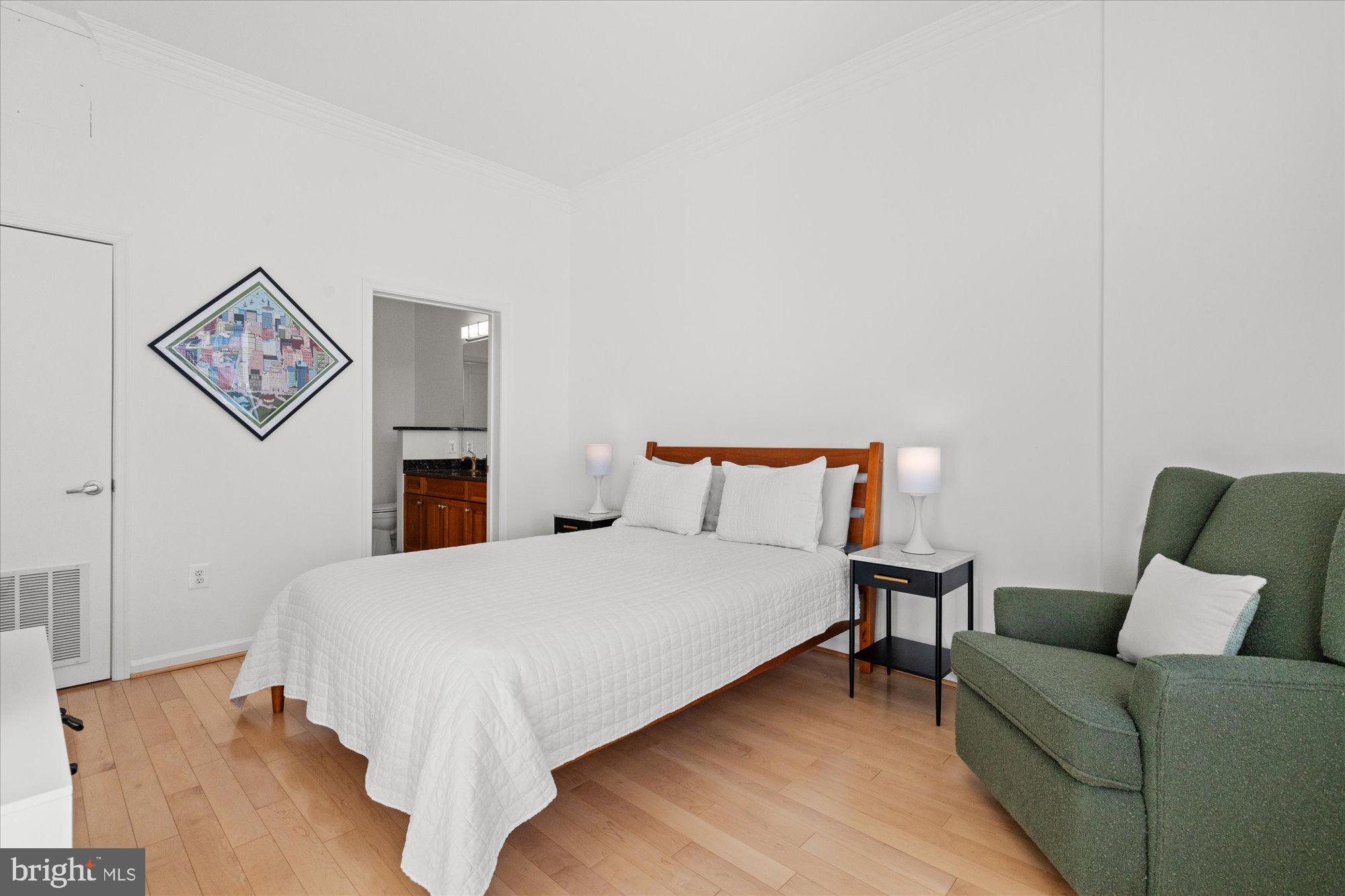 309 HOLLAND LANE 311