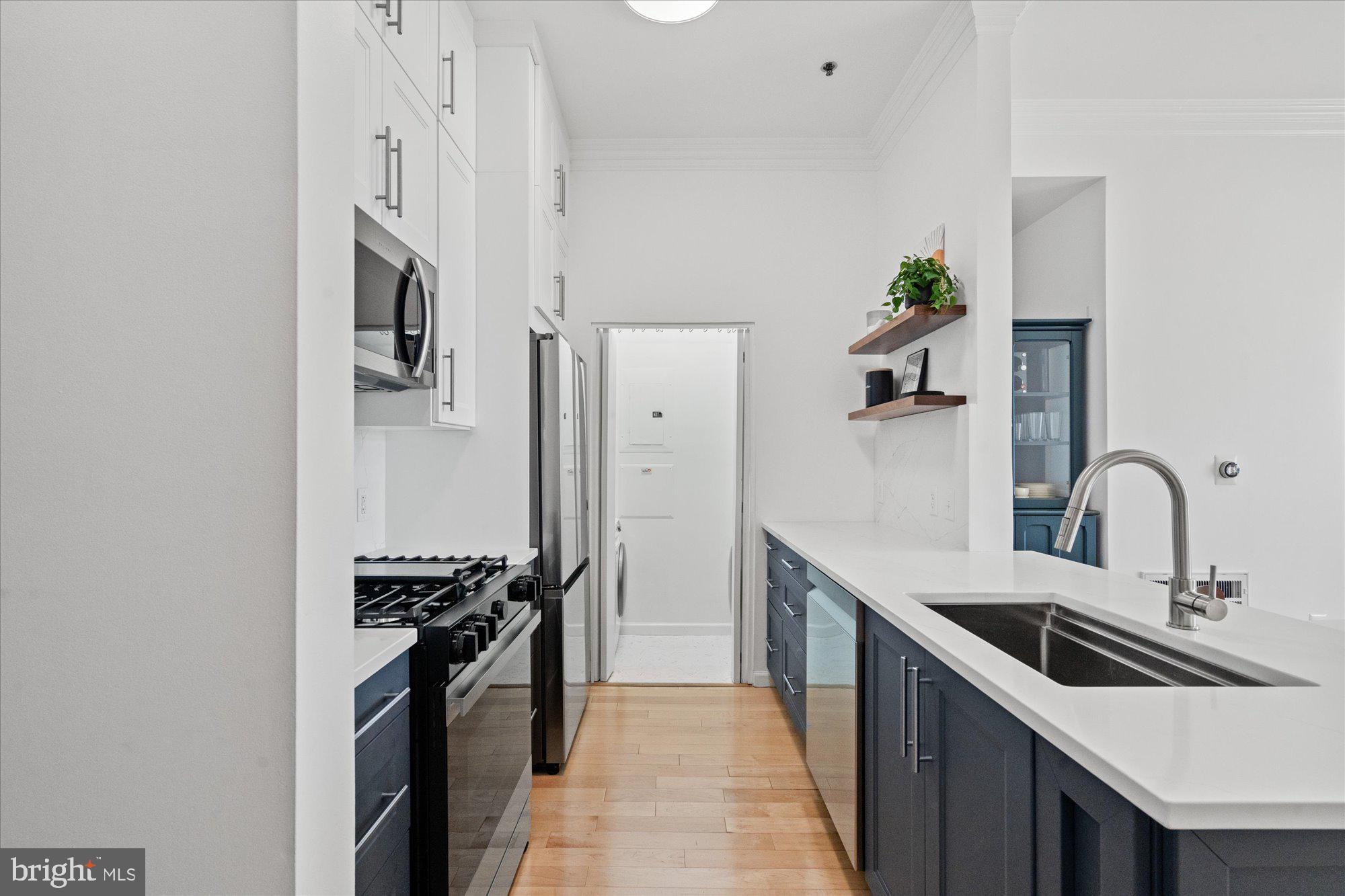 309 HOLLAND LANE 311