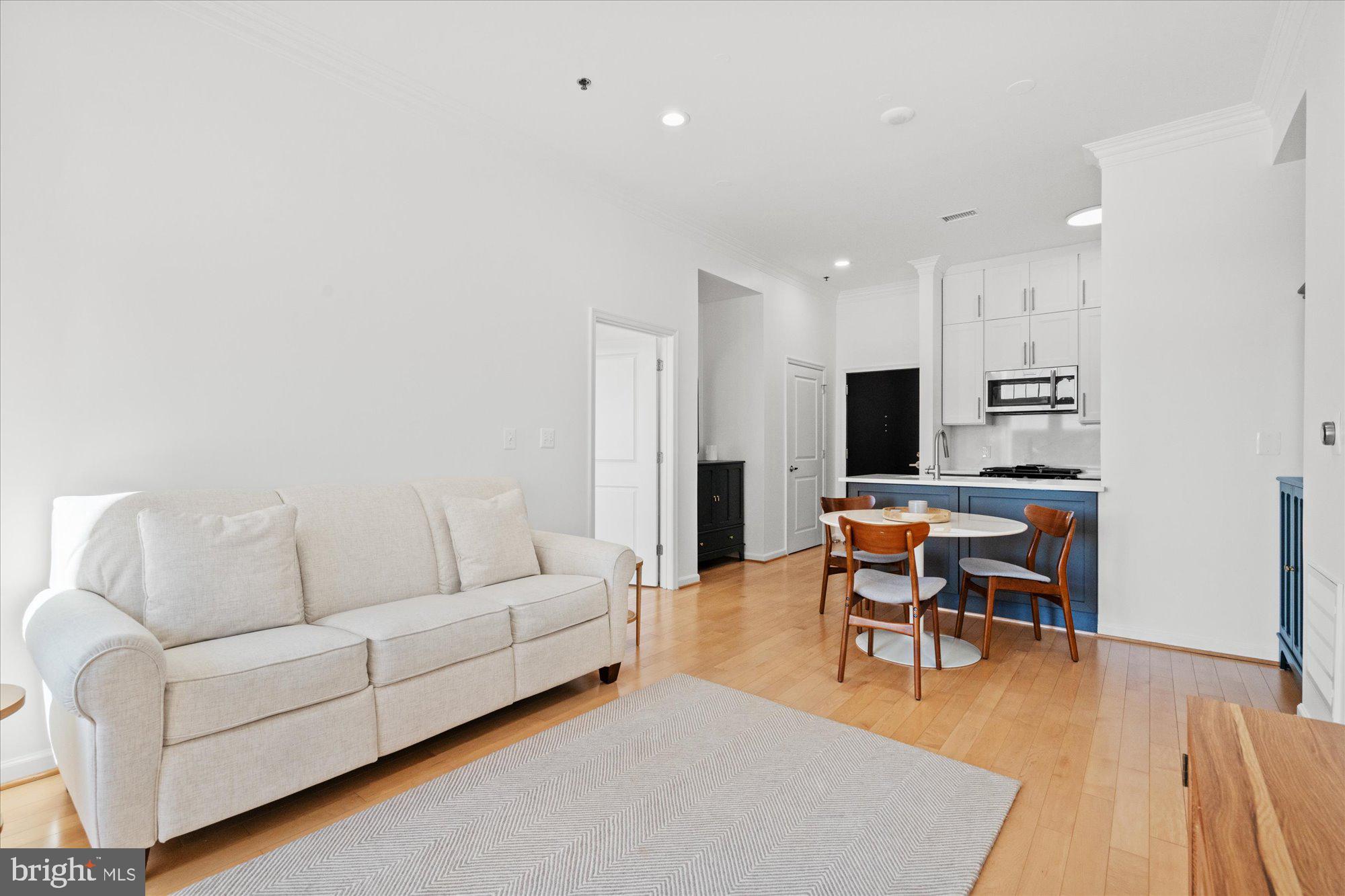 309 HOLLAND LANE 311