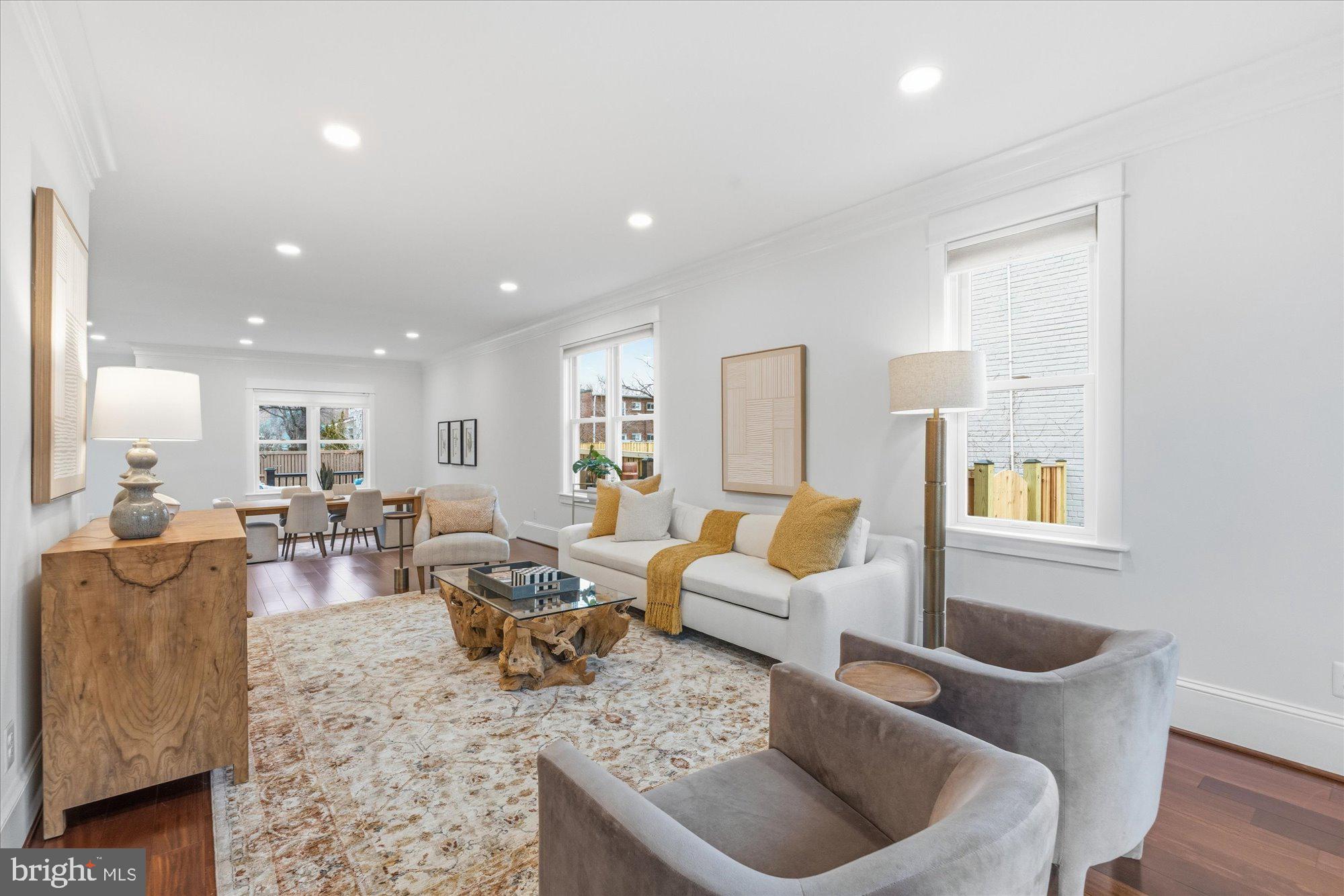 106 E OXFORD AVENUE E