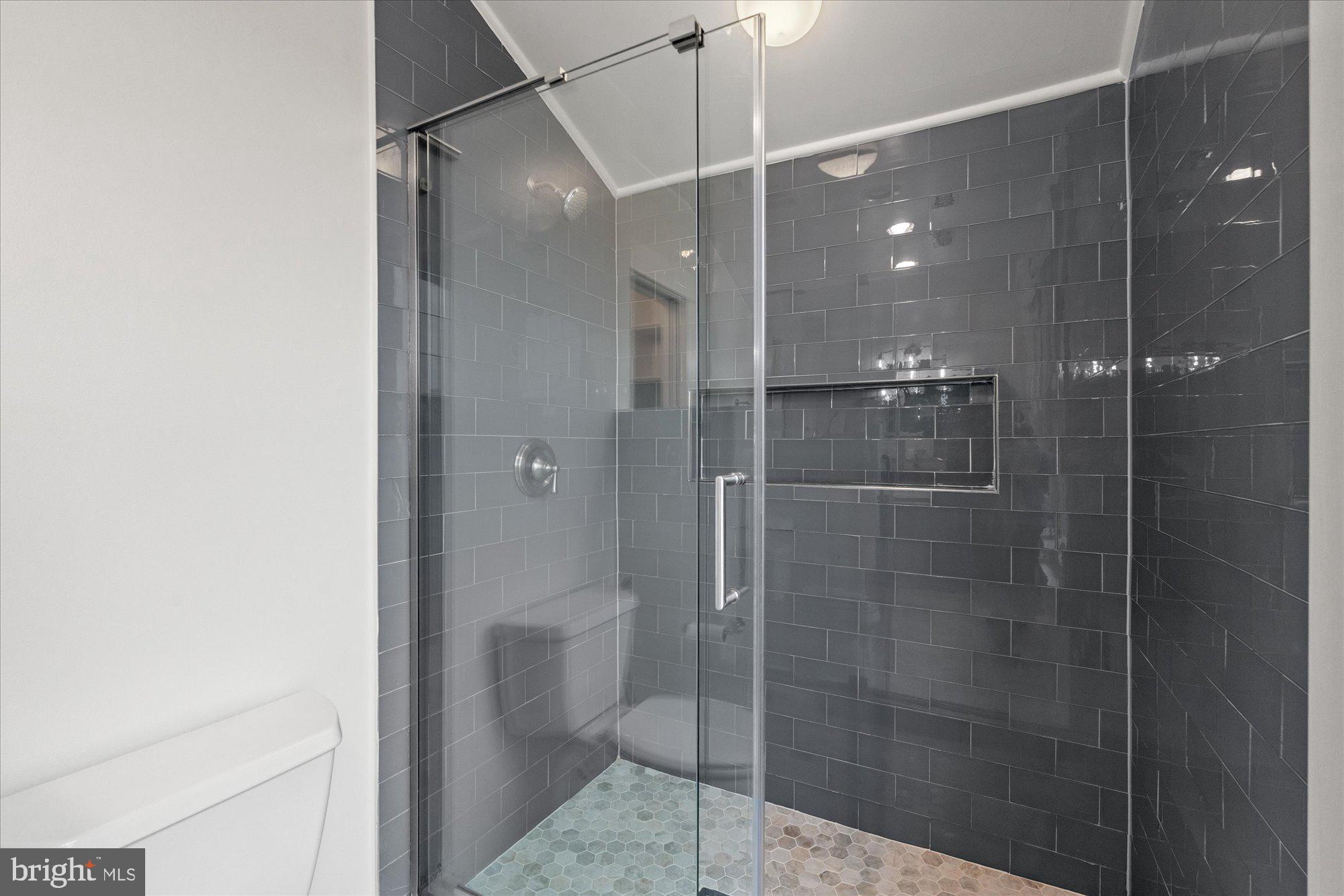 106 E OXFORD AVENUE E