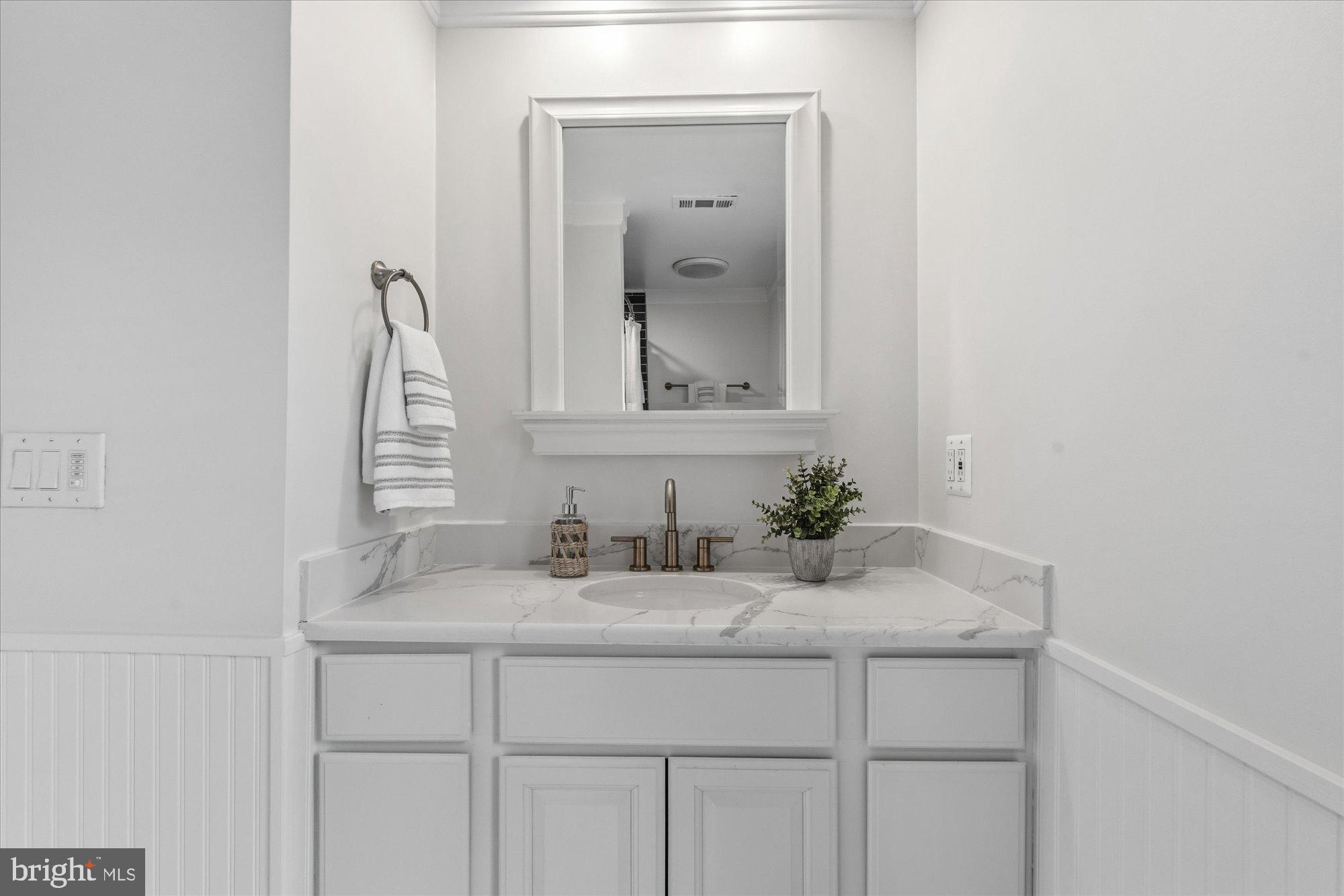 106 E OXFORD AVENUE E