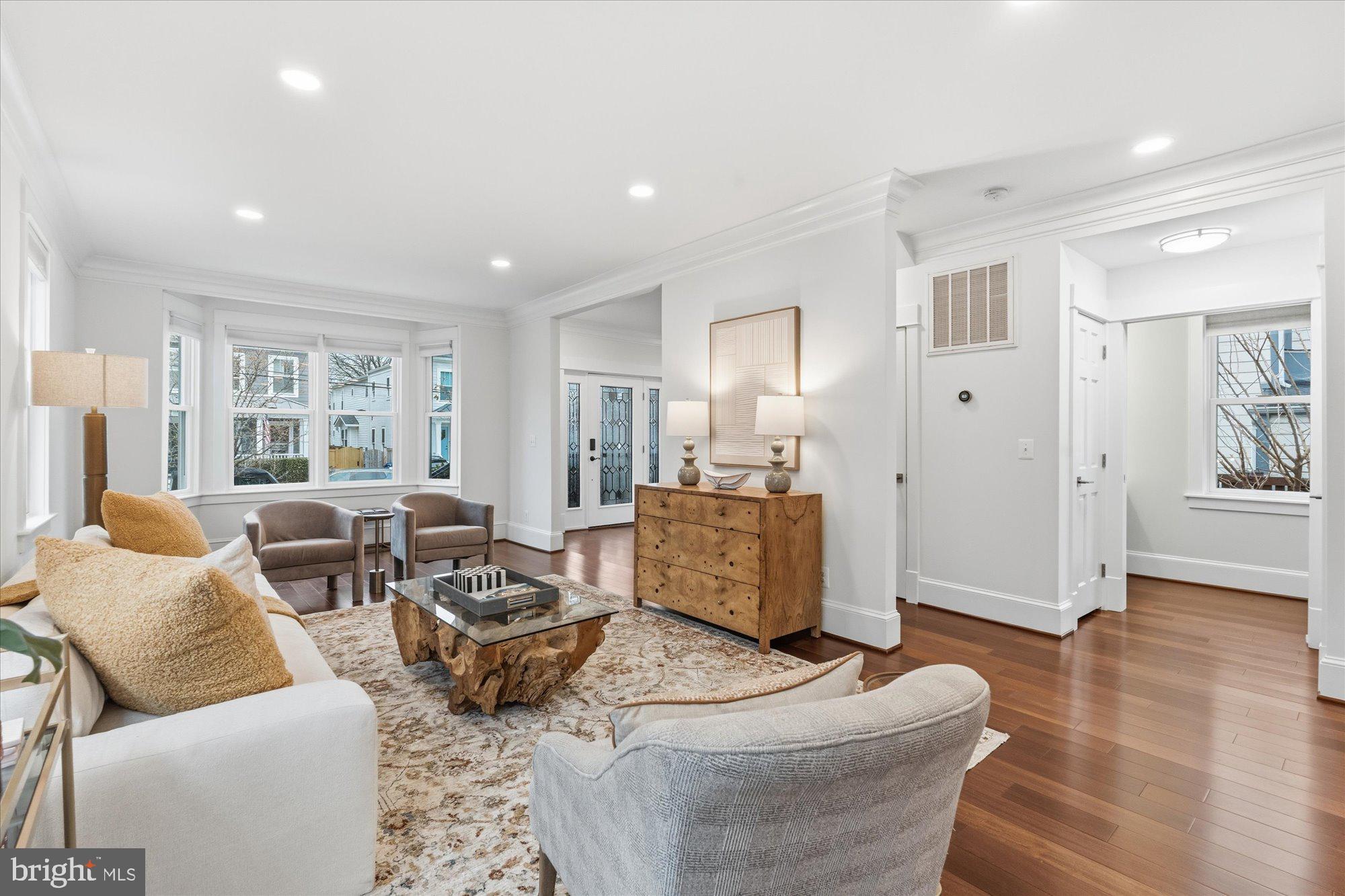 106 E OXFORD AVENUE E