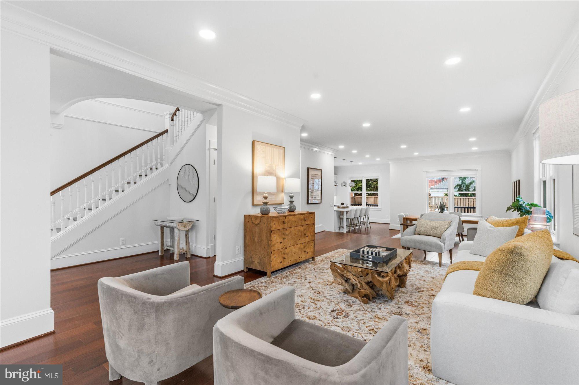 106 E OXFORD AVENUE E