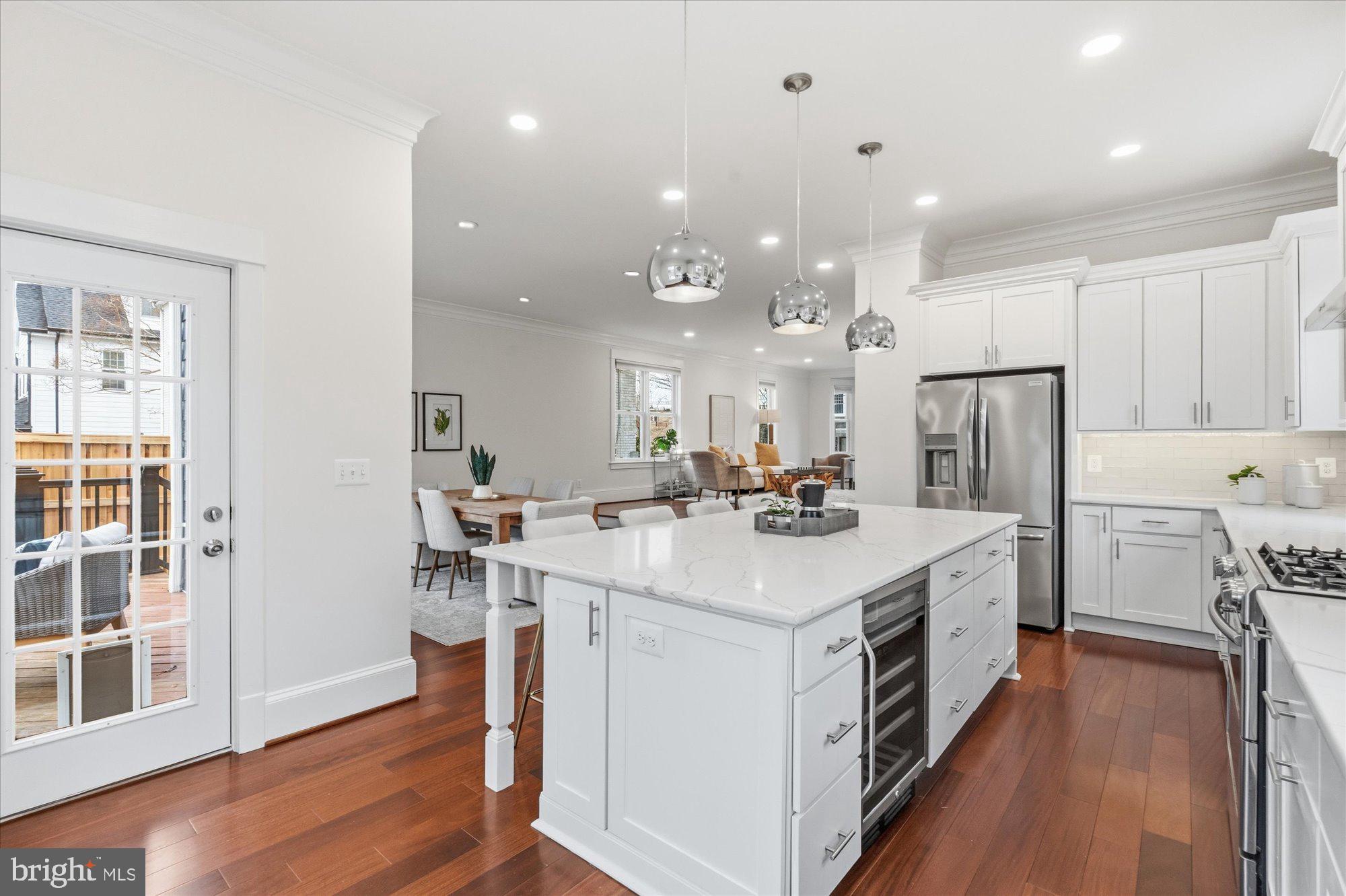 106 E OXFORD AVENUE E