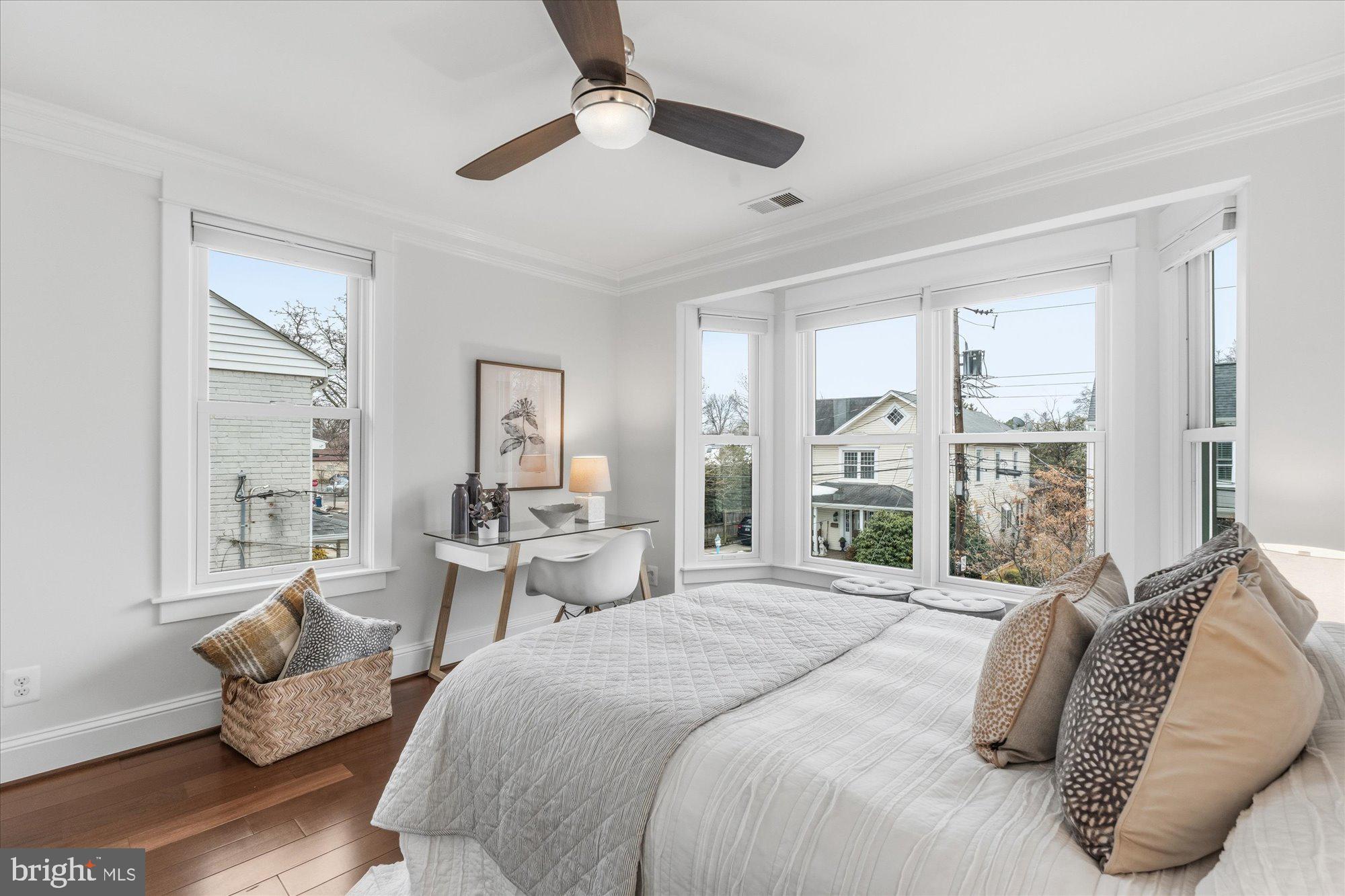 106 E OXFORD AVENUE E