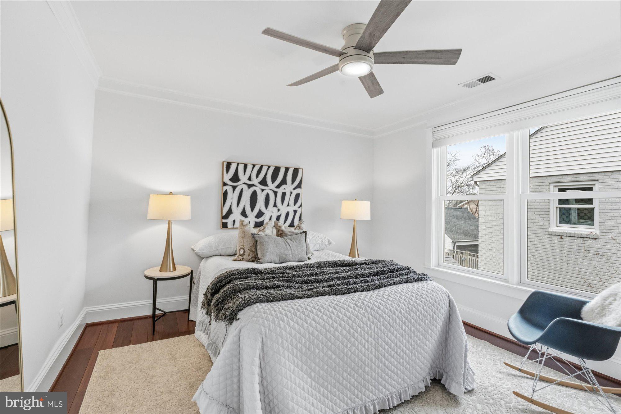 106 E OXFORD AVENUE E