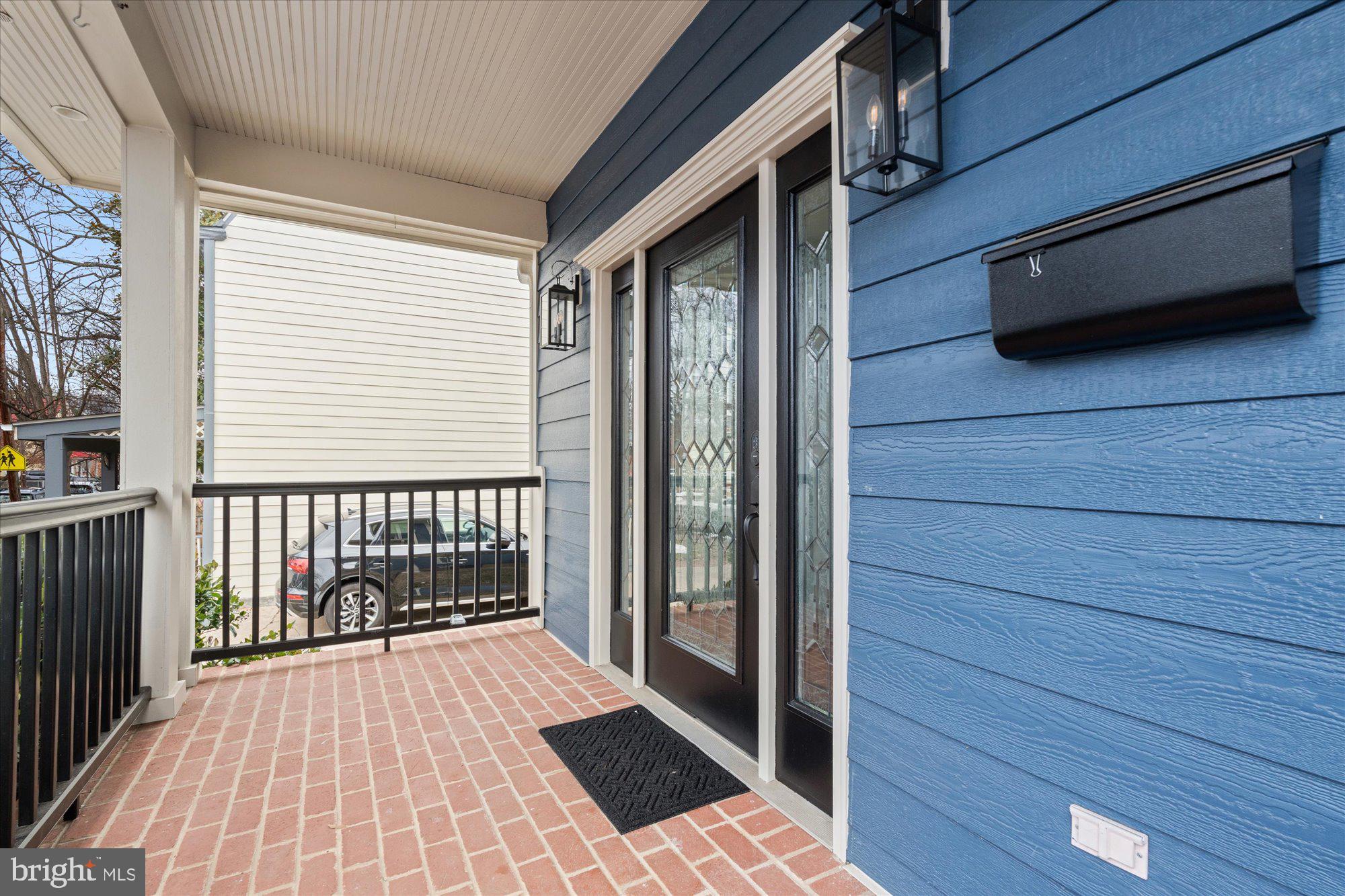 106 E OXFORD AVENUE E