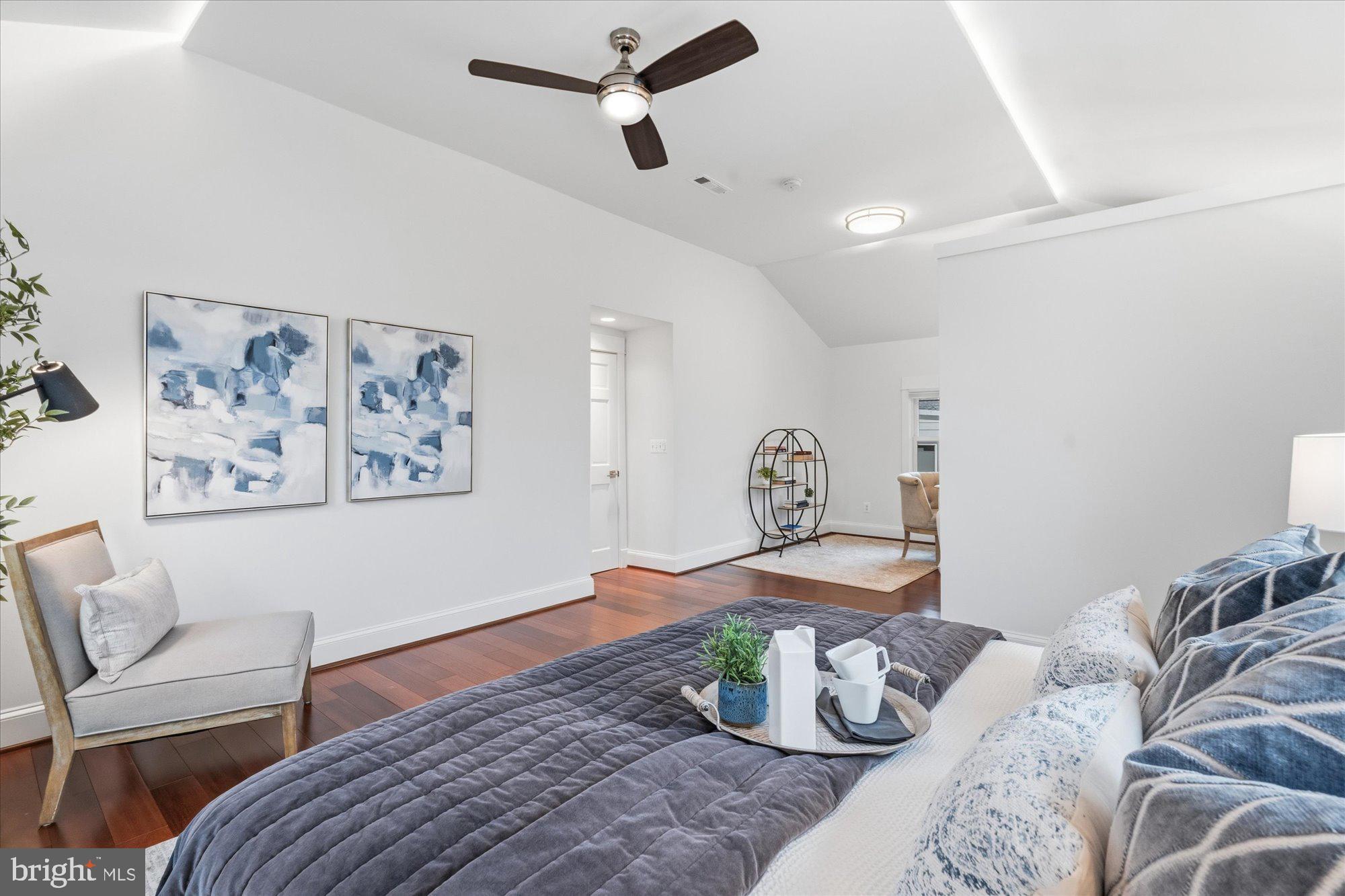 106 E OXFORD AVENUE E