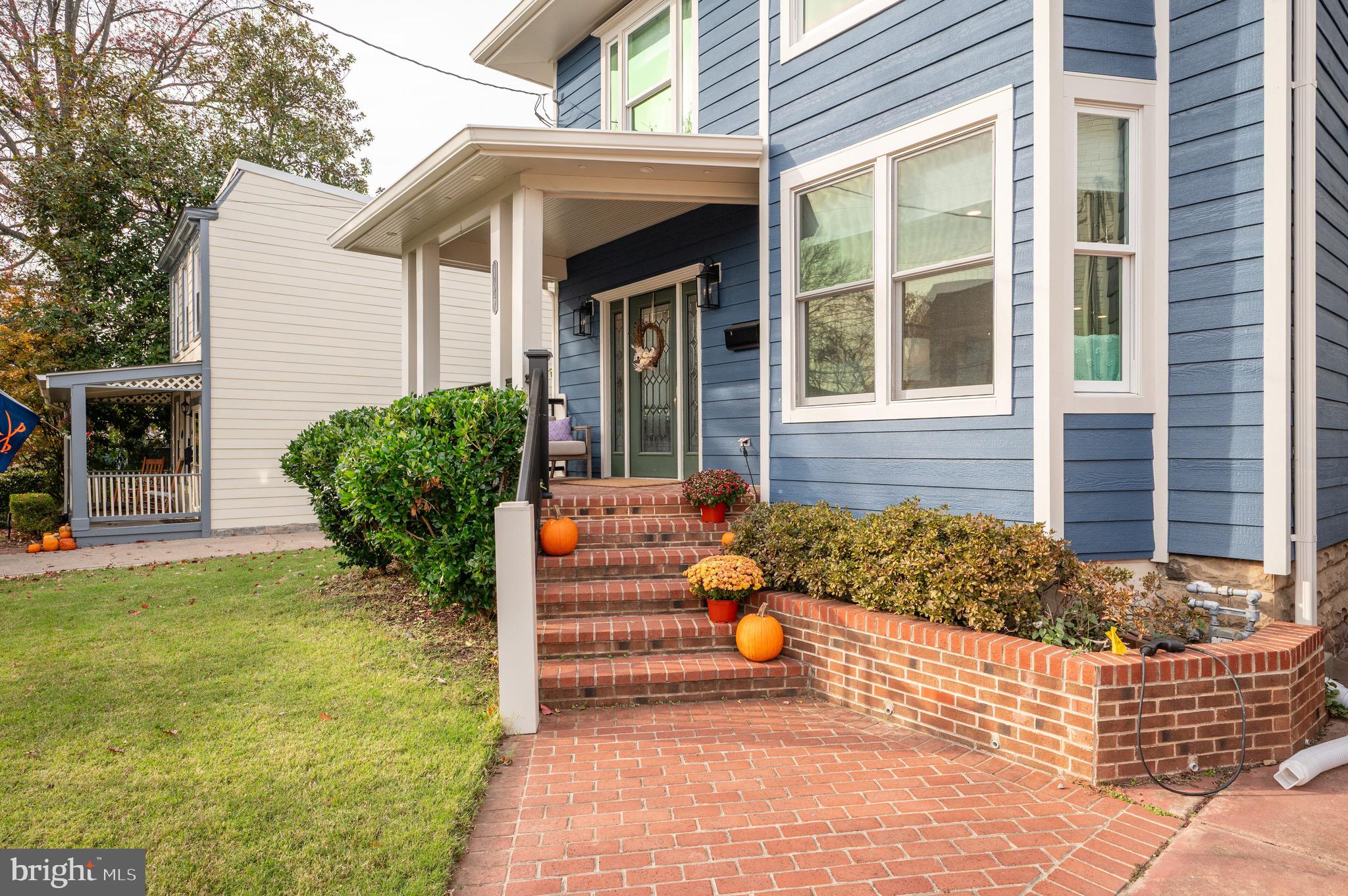 106 E OXFORD AVENUE E