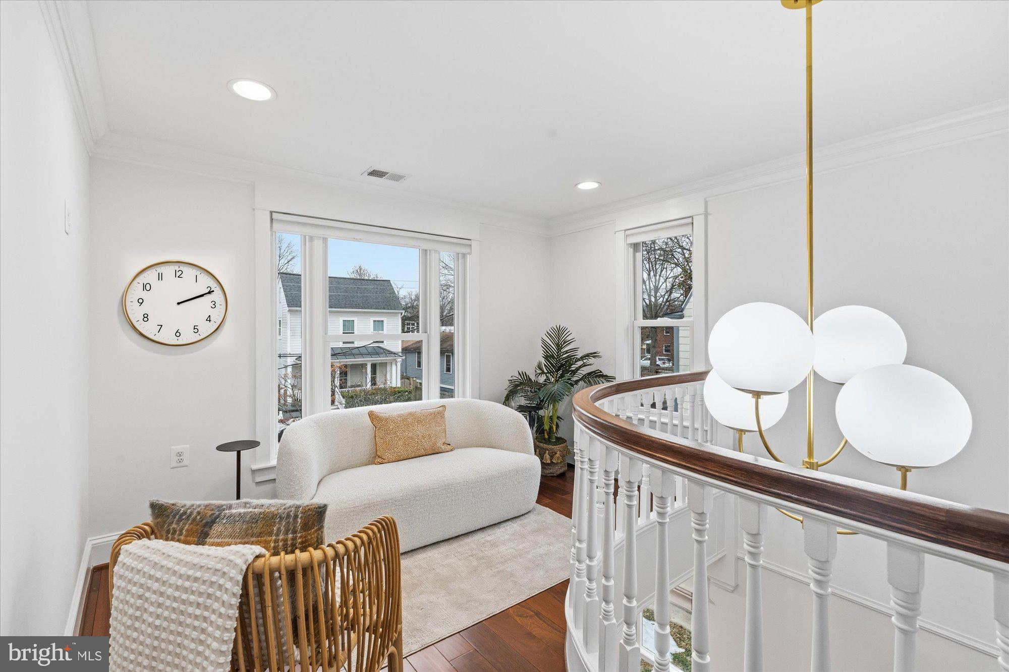 106 E OXFORD AVENUE E