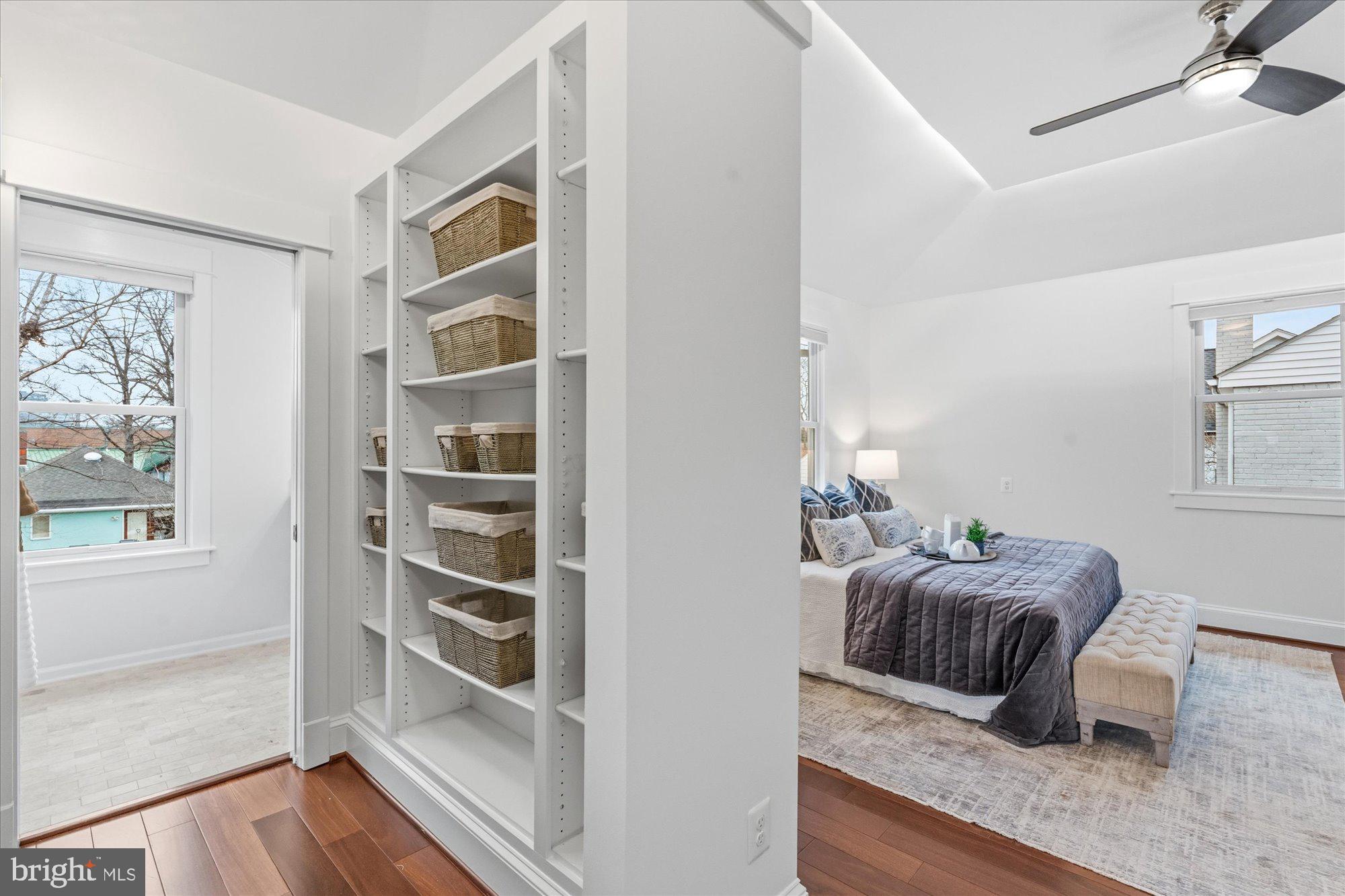 106 E OXFORD AVENUE E