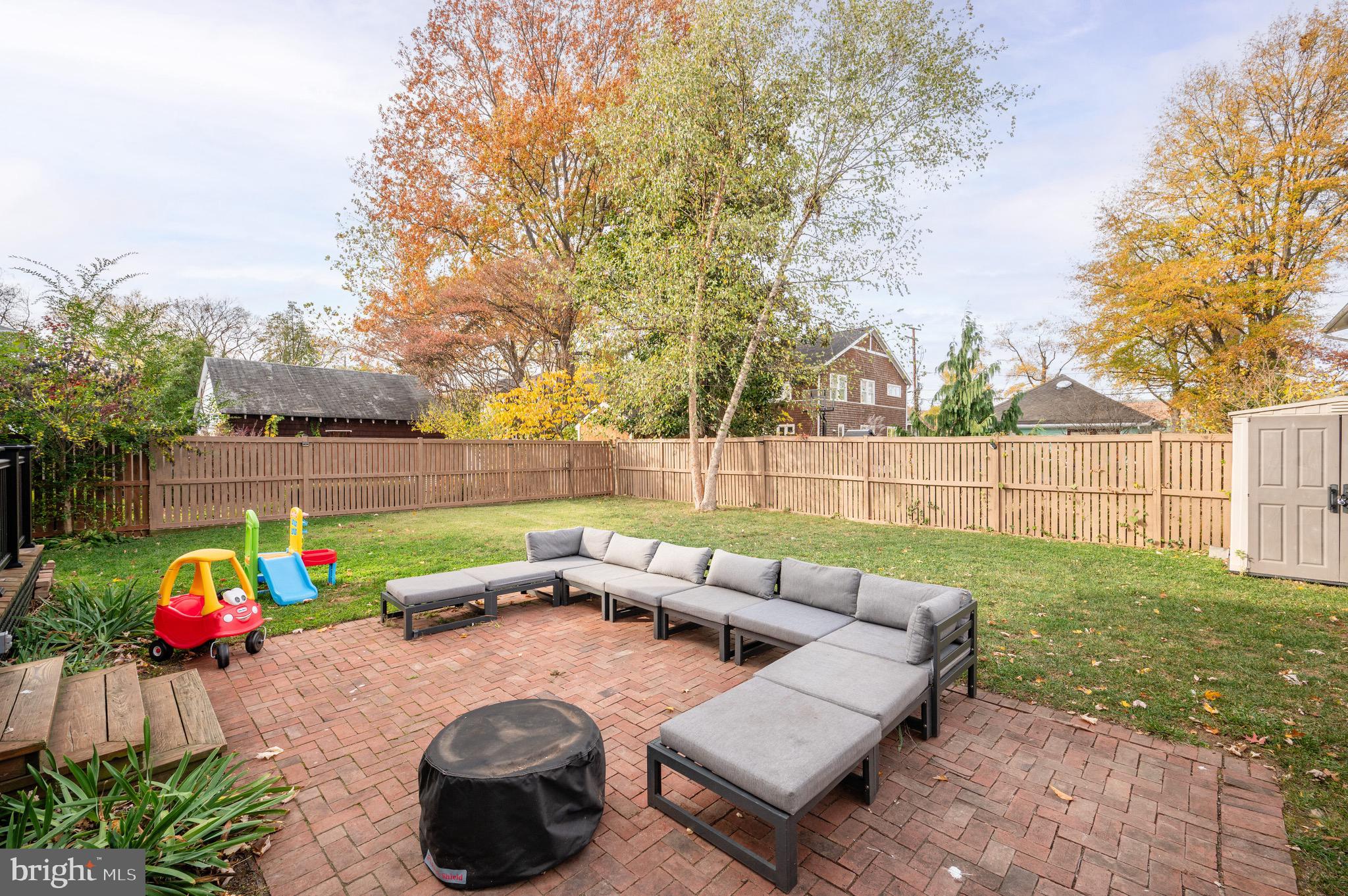 106 E OXFORD AVENUE E