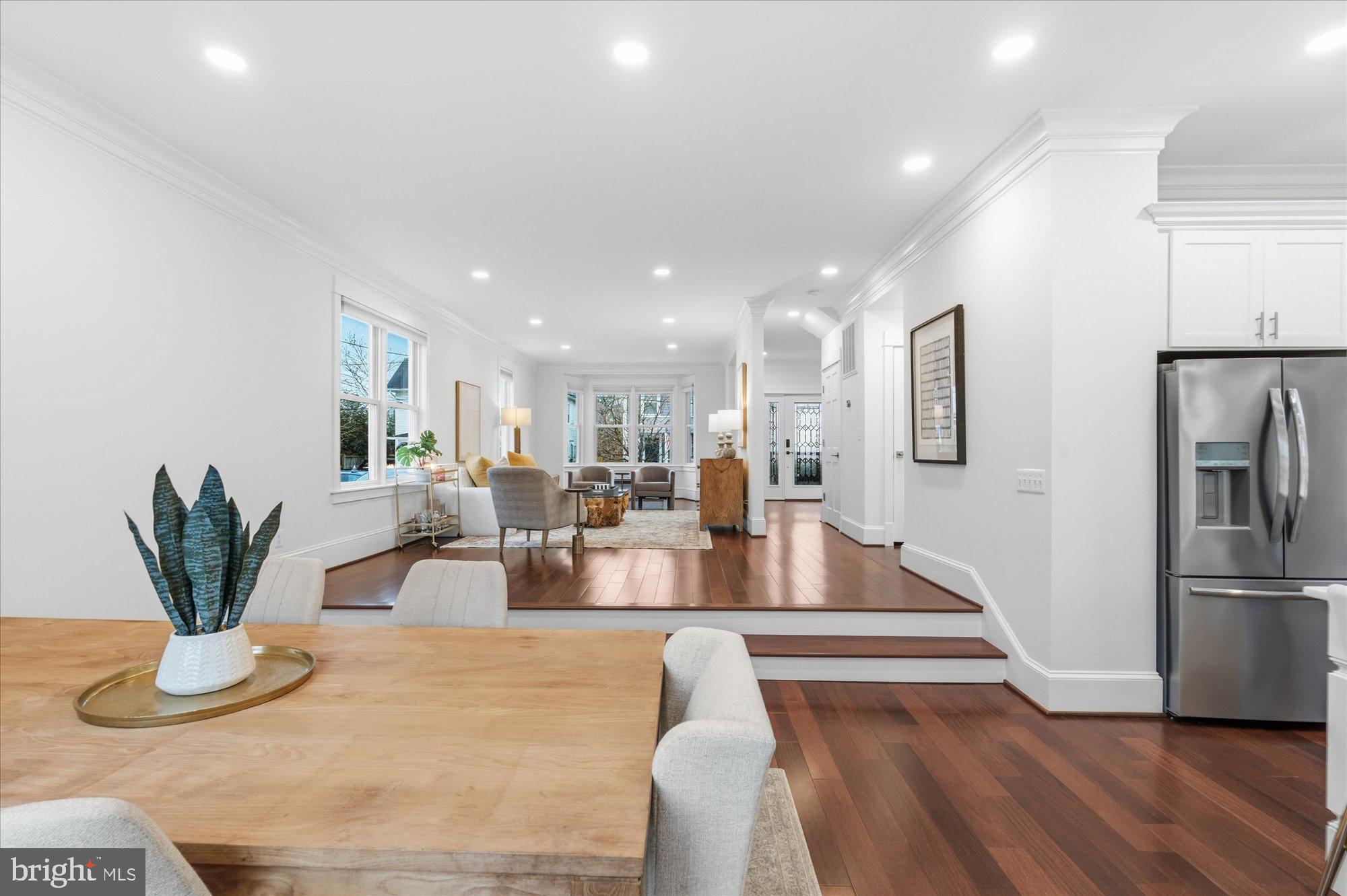 106 E OXFORD AVENUE E