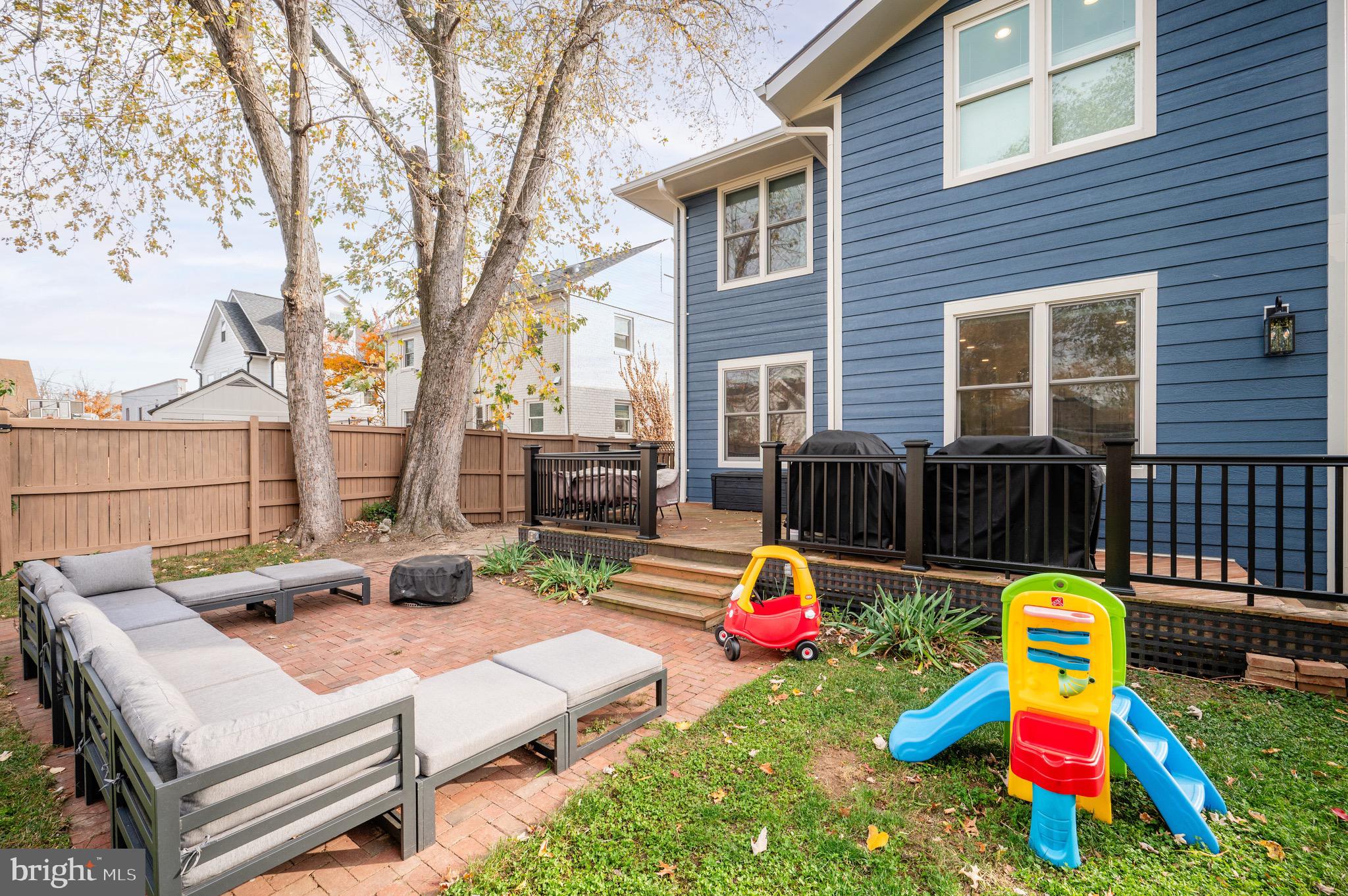 106 E OXFORD AVENUE E