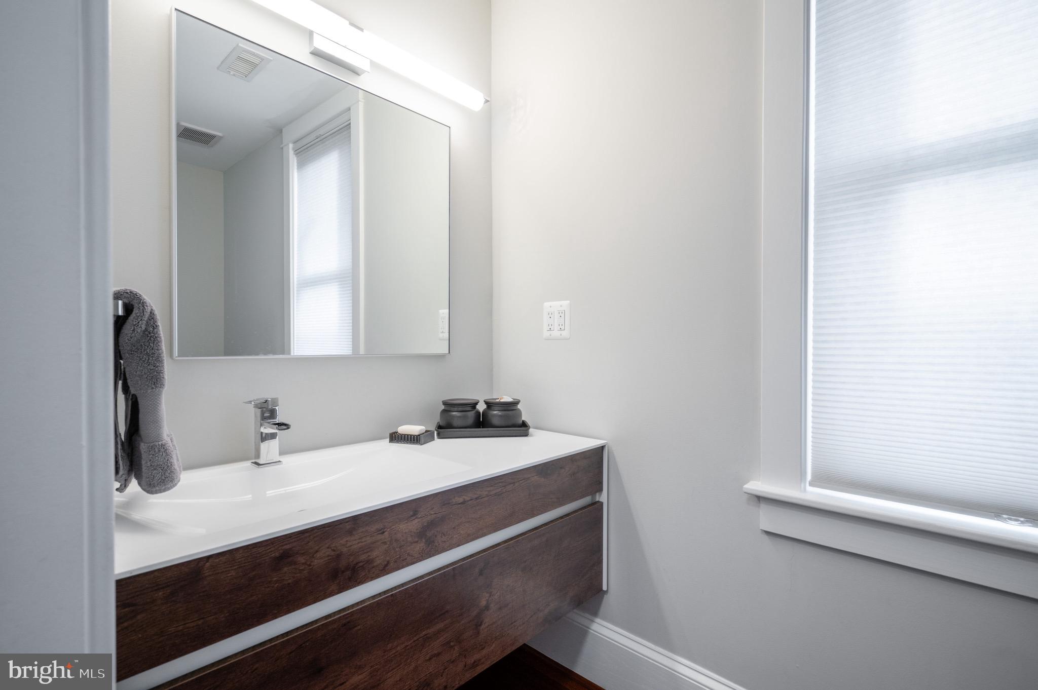 106 E OXFORD AVENUE E