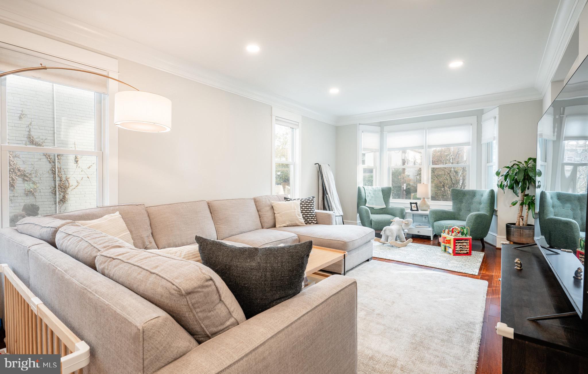 106 E OXFORD AVENUE E