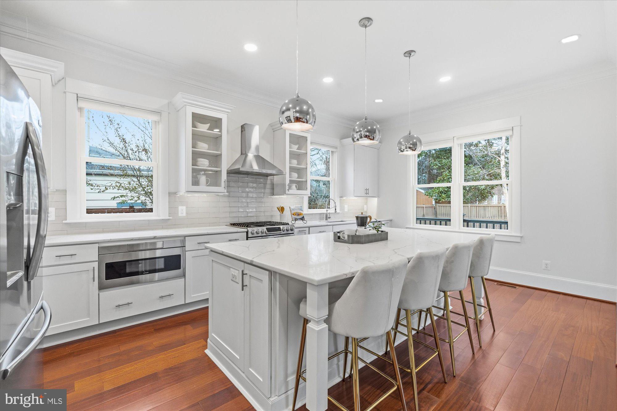 106 E OXFORD AVENUE E