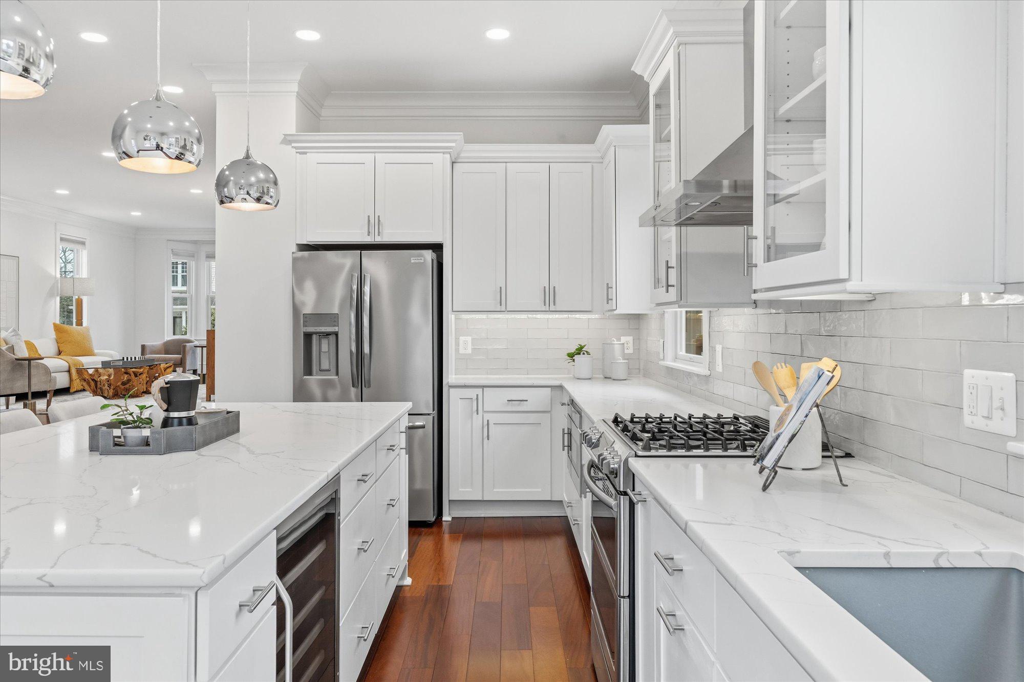 106 E OXFORD AVENUE E