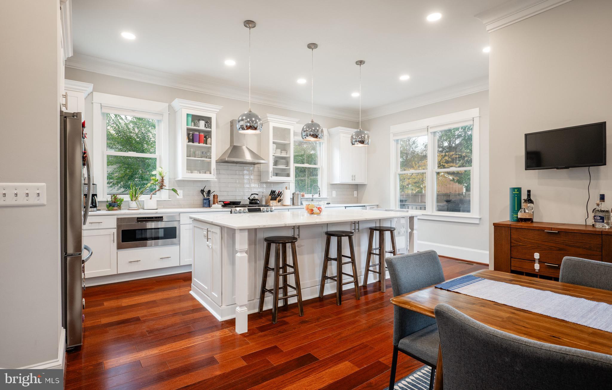 106 E OXFORD AVENUE E