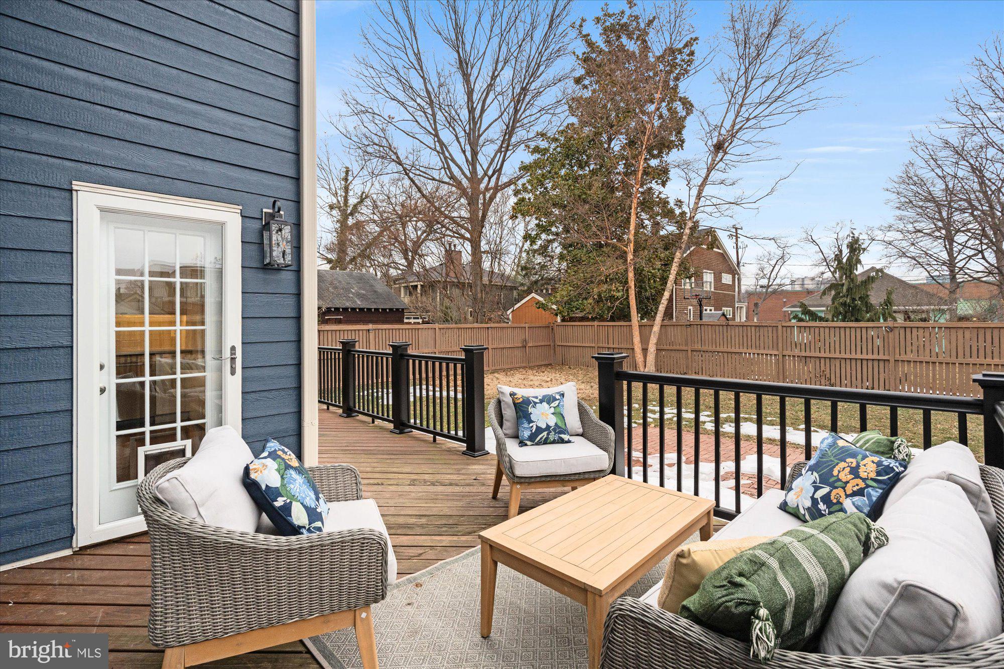 106 E OXFORD AVENUE E