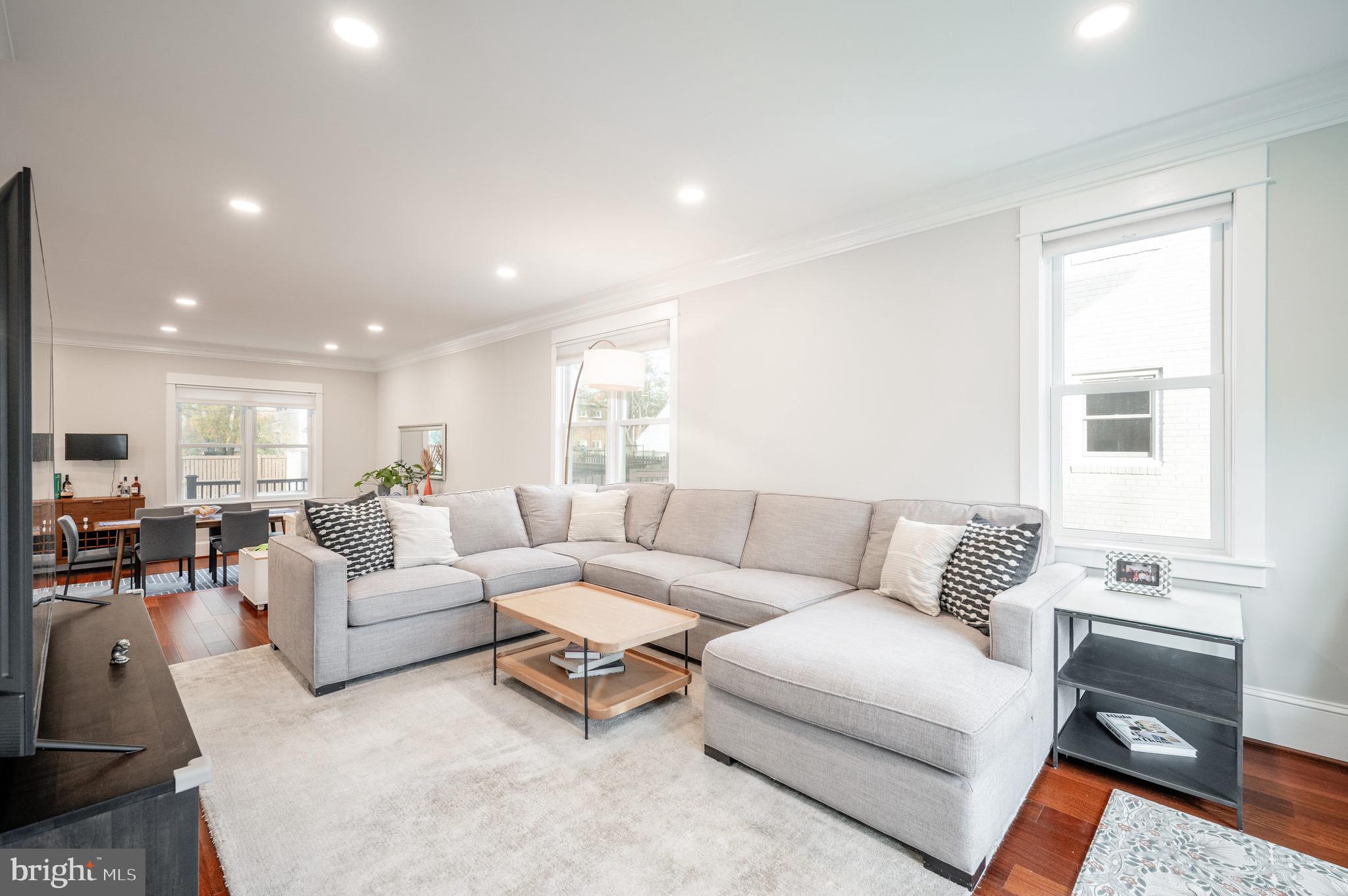 106 E OXFORD AVENUE E