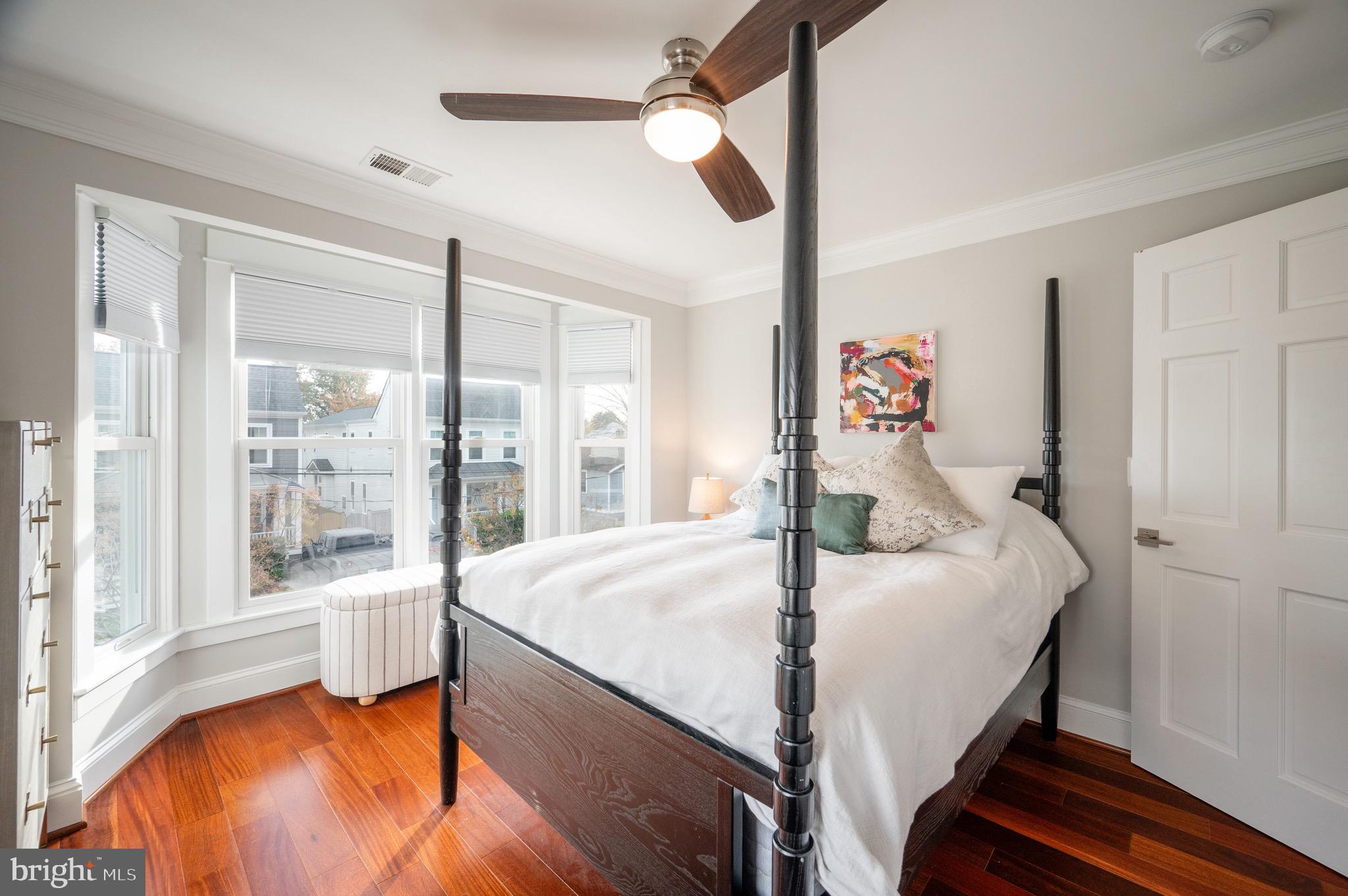 106 E OXFORD AVENUE E