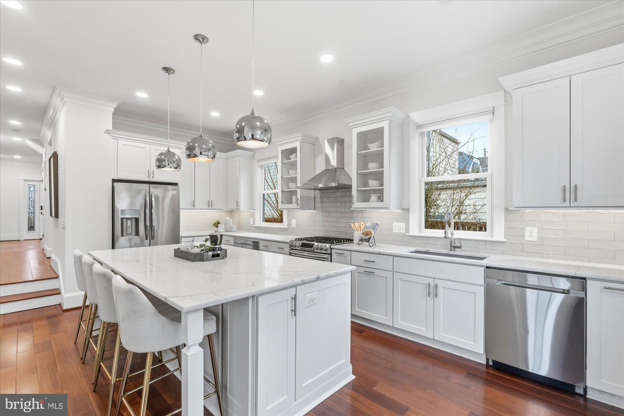 106 E OXFORD AVENUE E