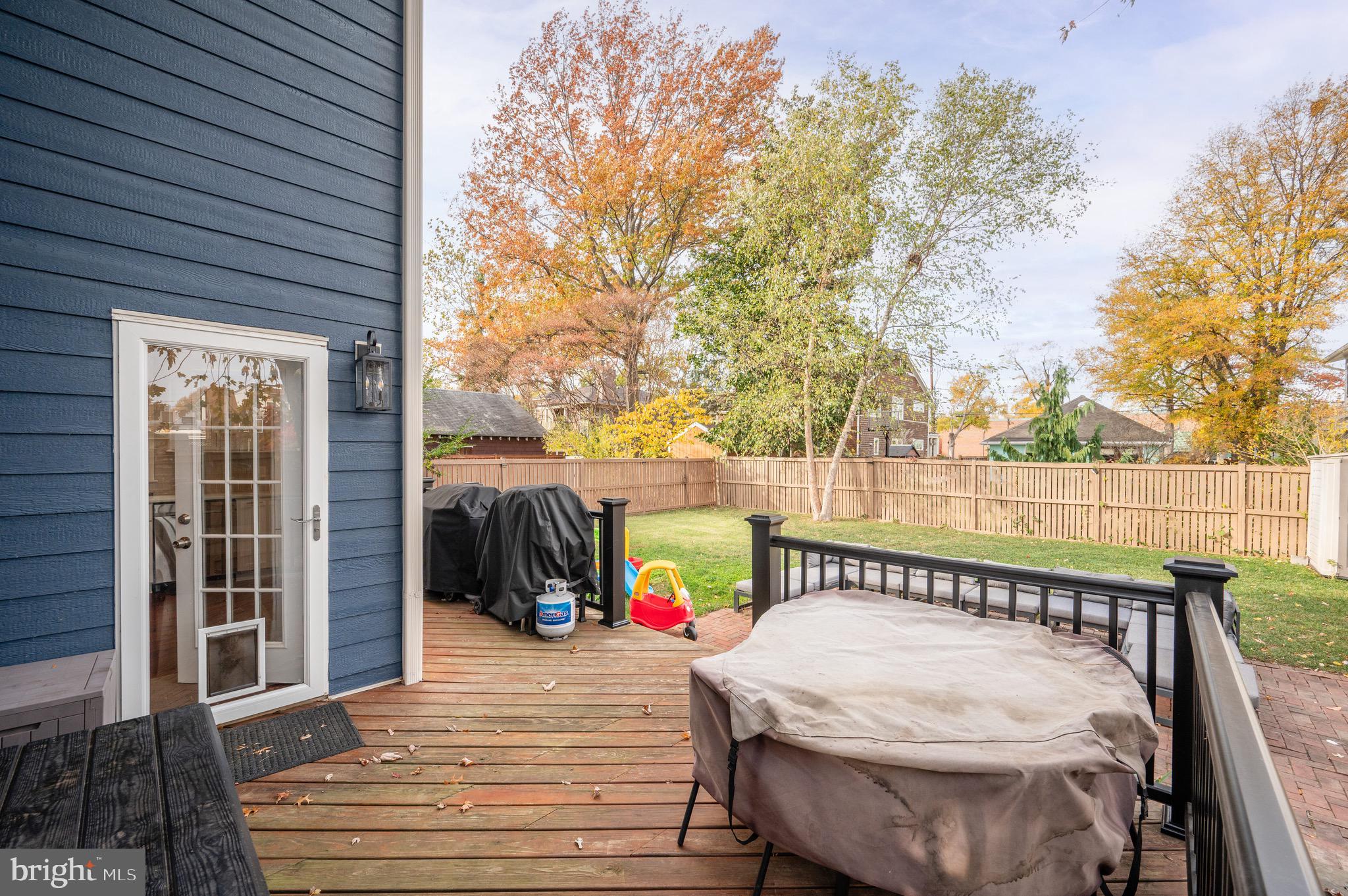 106 E OXFORD AVENUE E