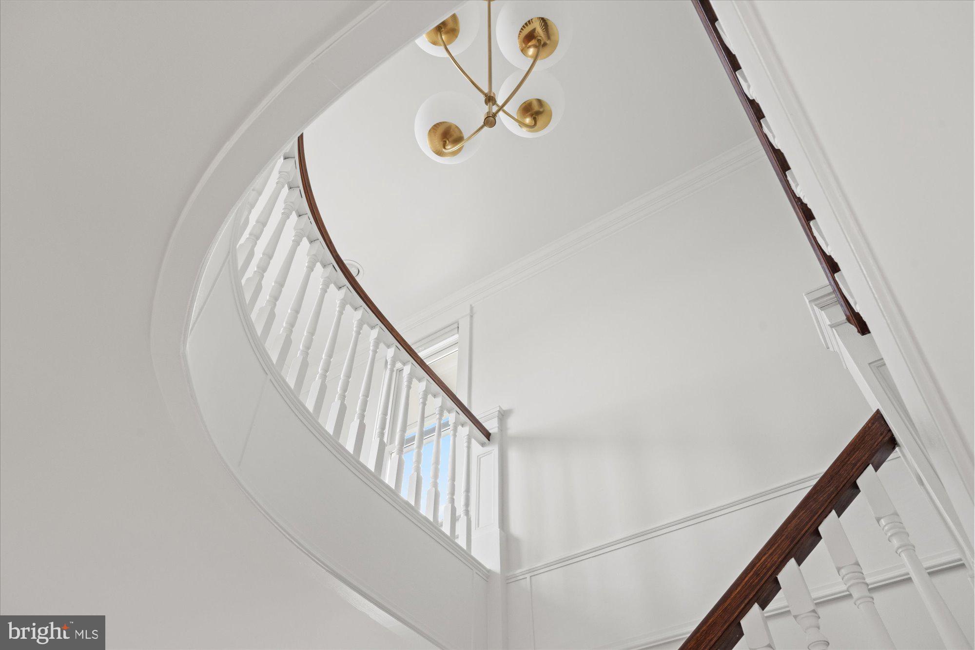 106 E OXFORD AVENUE E