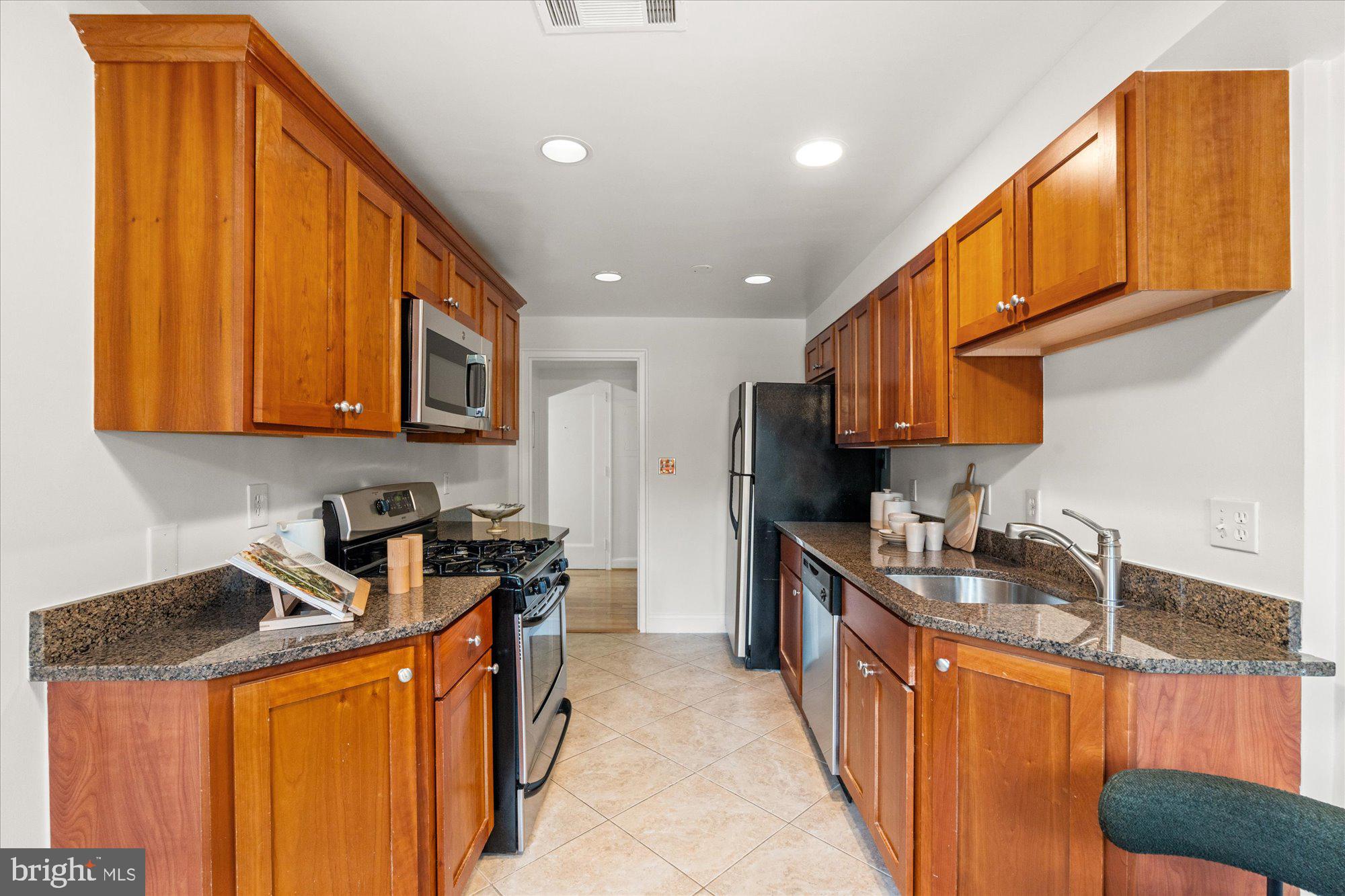 402 COMMONWEALTH AVENUE 106