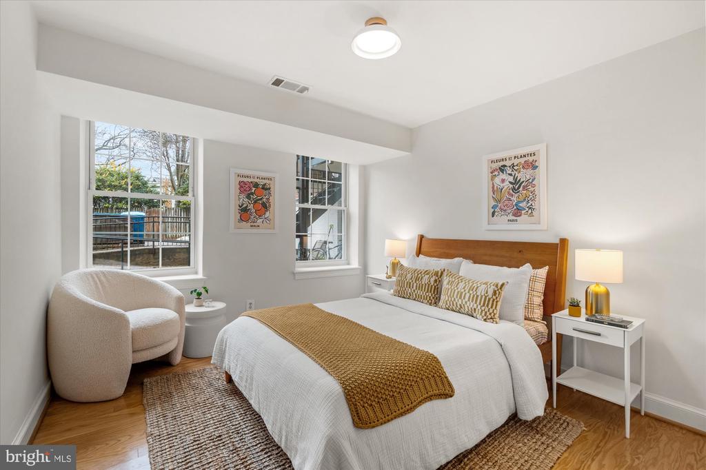 402 COMMONWEALTH AVENUE 106