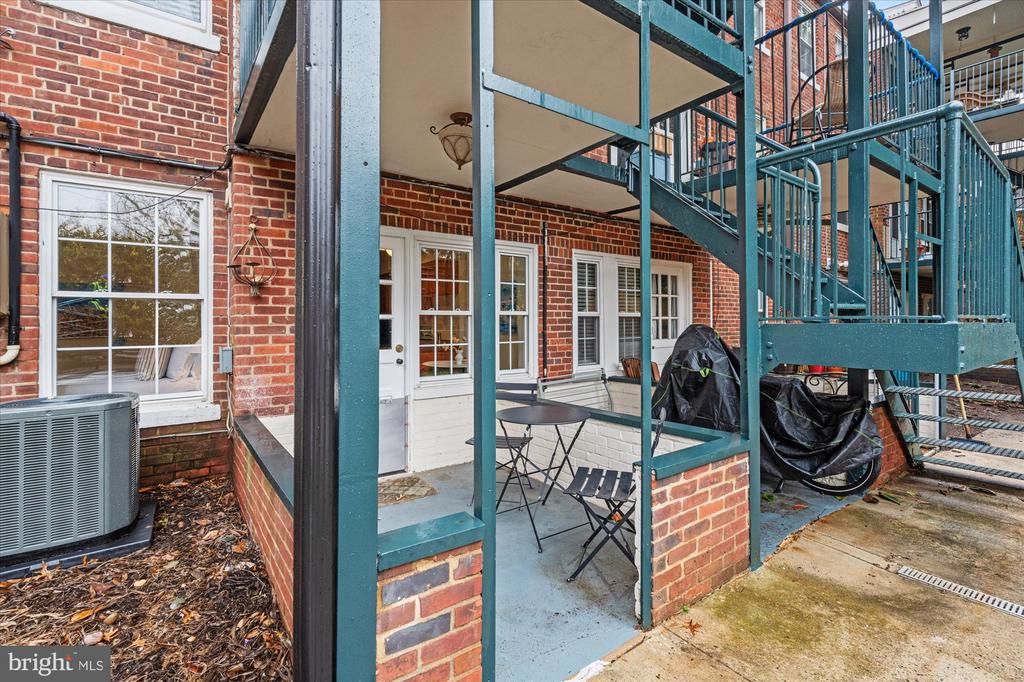 402 COMMONWEALTH AVENUE 106