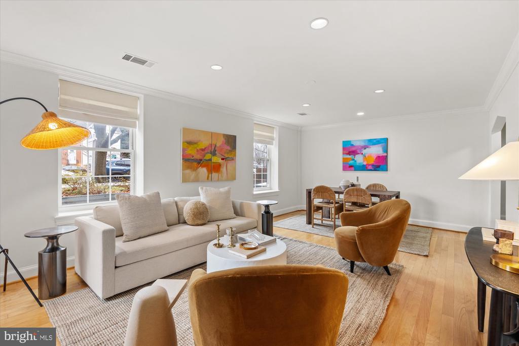 402 COMMONWEALTH AVENUE 106