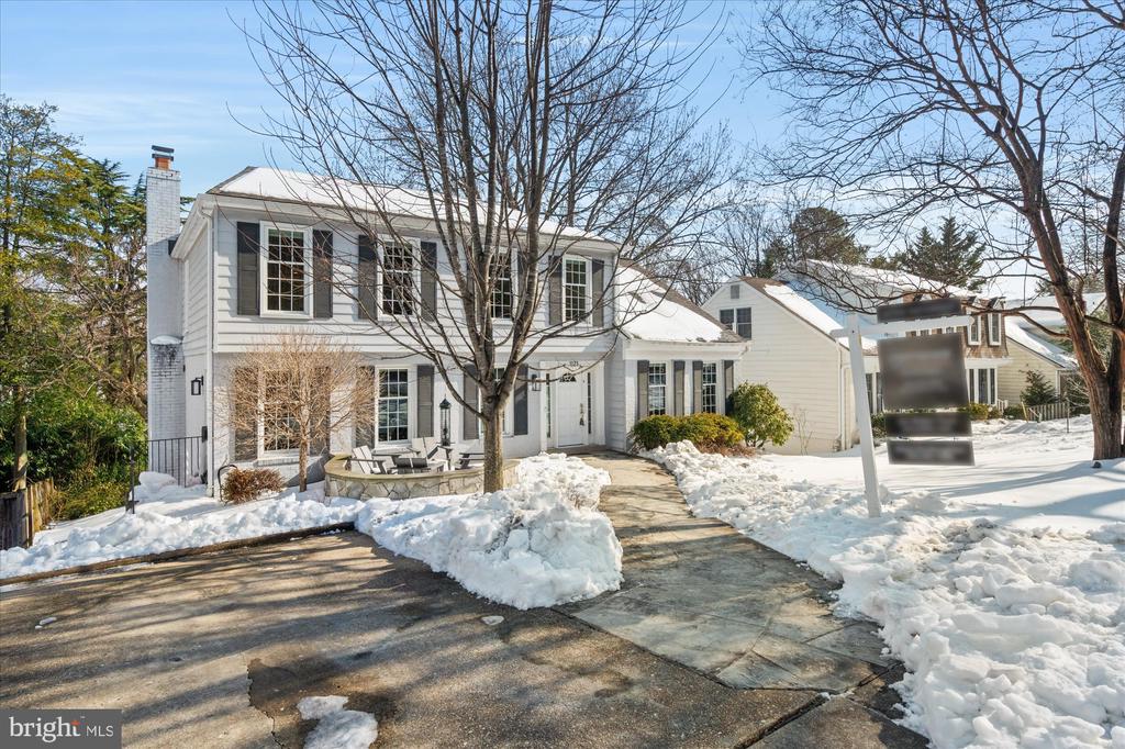 1123 BAYLISS DRIVE