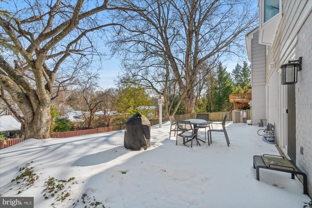 1123 BAYLISS DRIVE