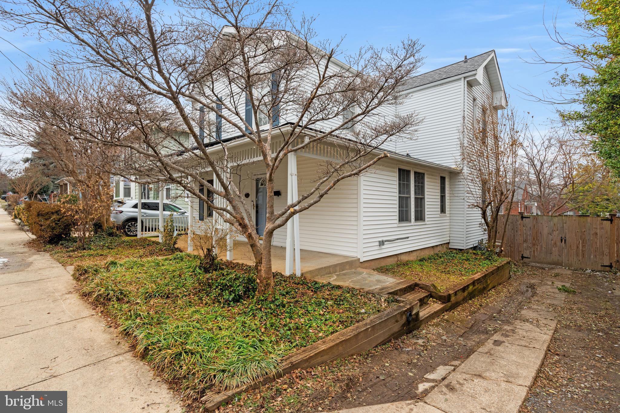 320 LAVERNE AVENUE