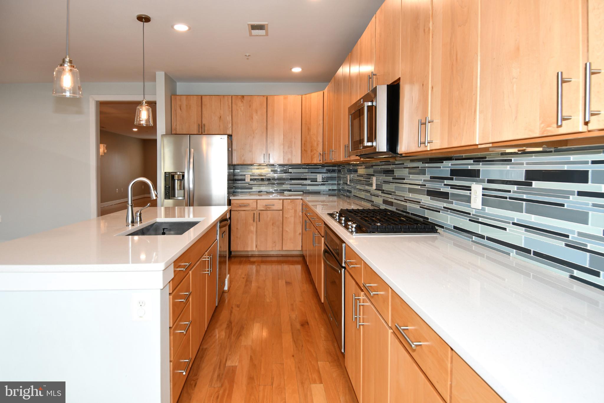 2305 MAIN LINE BOULEVARD 102