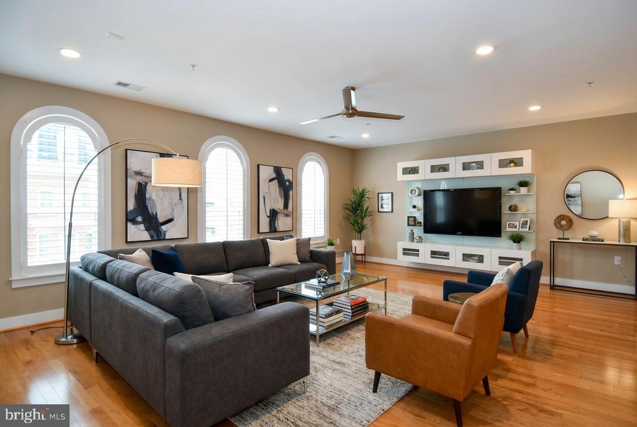 2305 MAIN LINE BOULEVARD 102