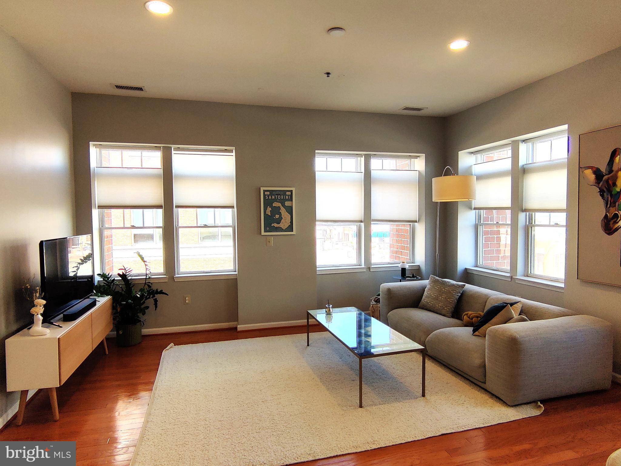 309 HOLLAND LANE 226