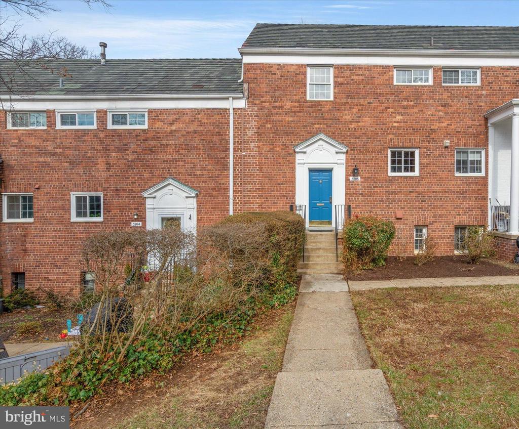 3206 GUNSTON ROAD