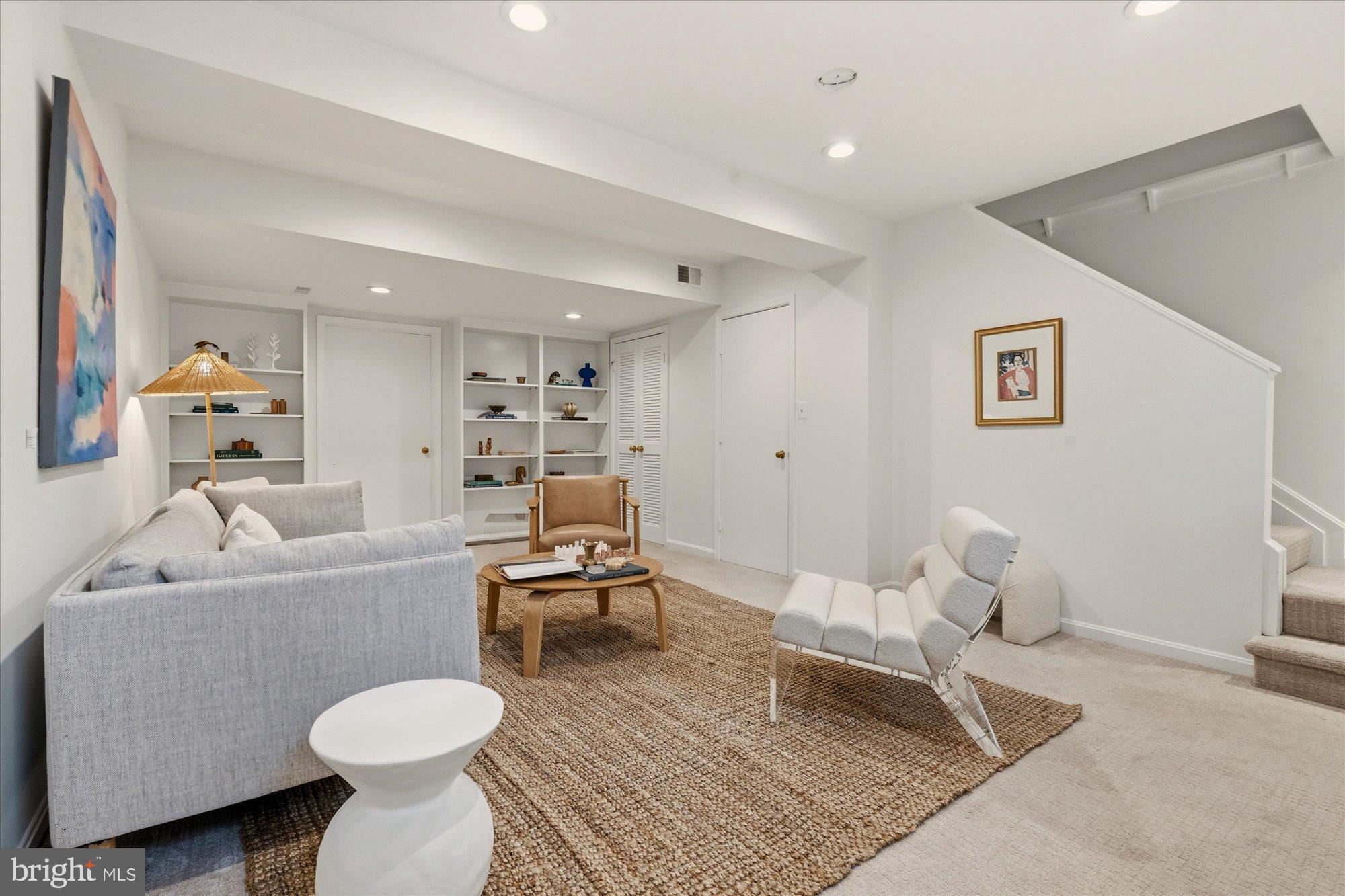 2305 COMMONWEALTH AVENUE