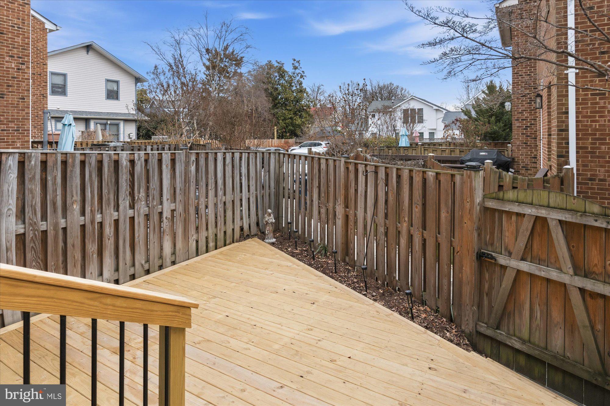 2305 COMMONWEALTH AVENUE