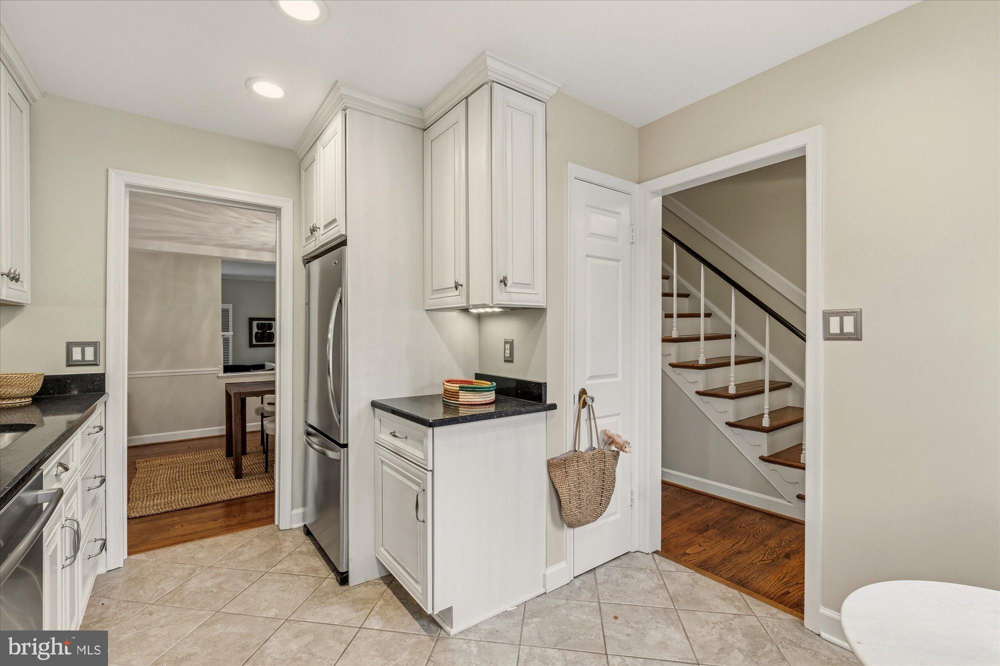 2305 COMMONWEALTH AVENUE