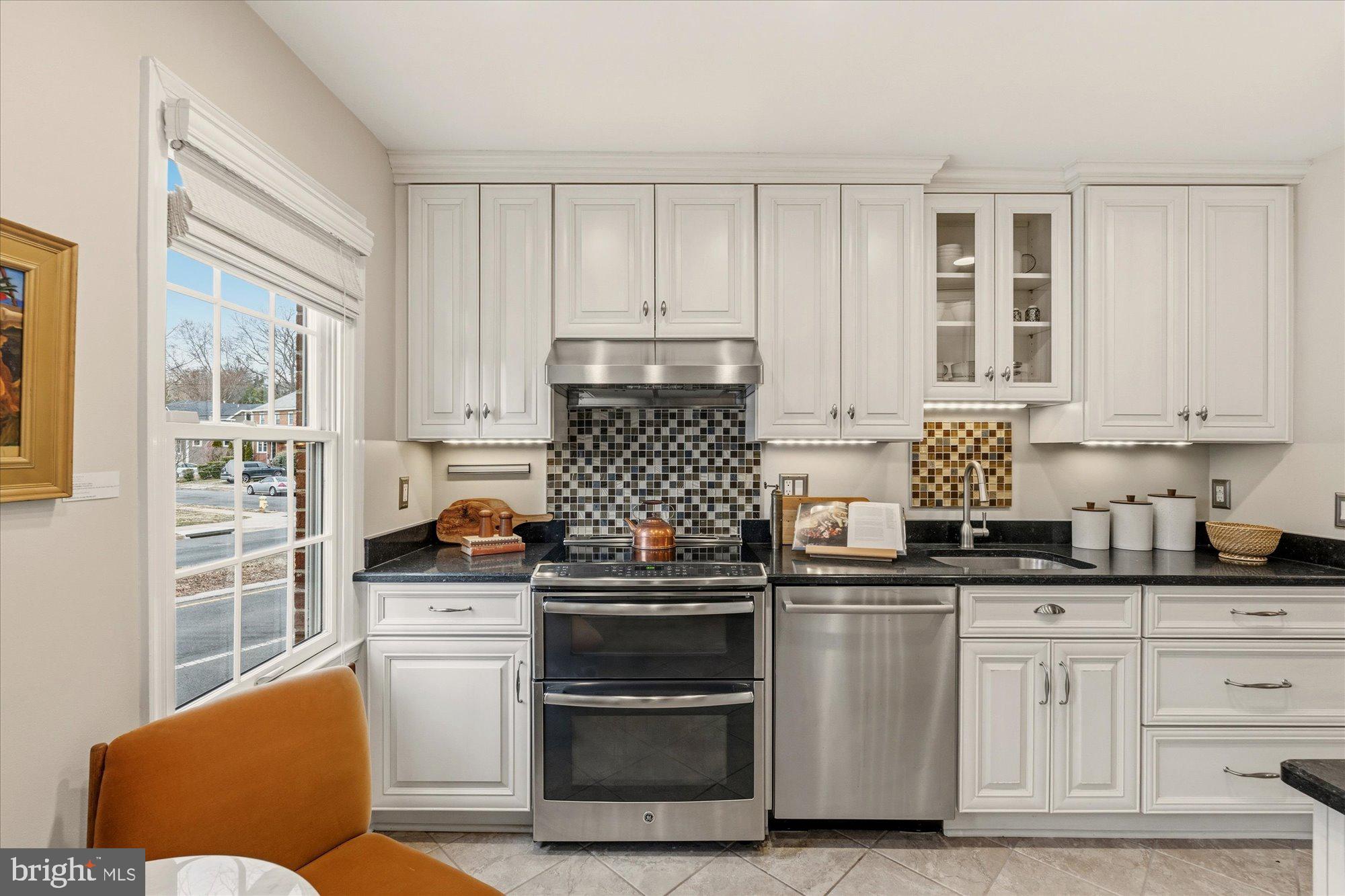 2305 COMMONWEALTH AVENUE